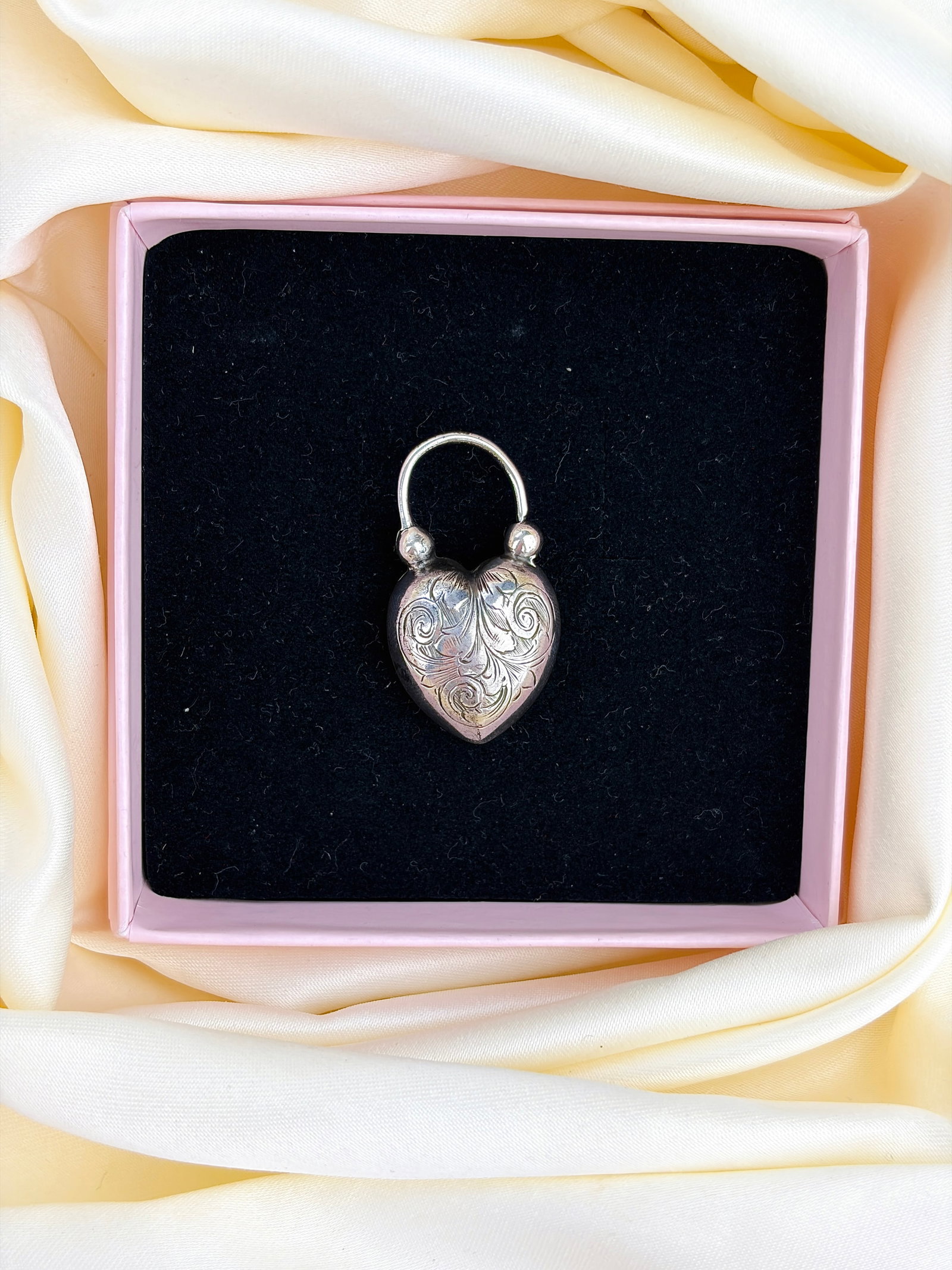 ANTIQUE SILVER ENGRAVED PUFFY HEART PADLOCK PENDANT - 6