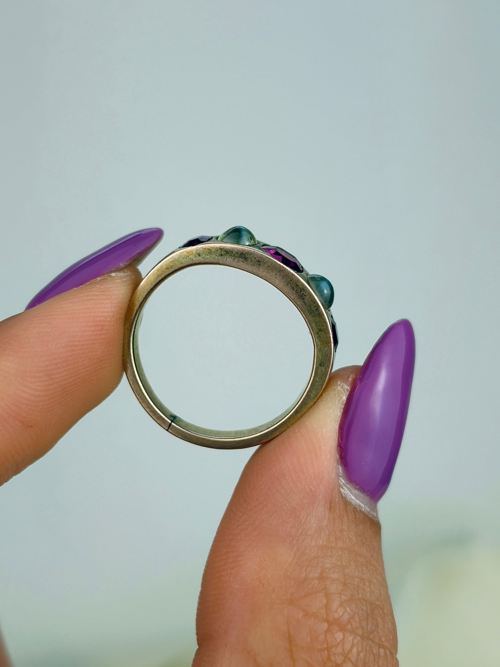 ANTIQUE RUBY AND CATSEYE CHRYSOBERYL 5 STONE RING IN GOLD - 10