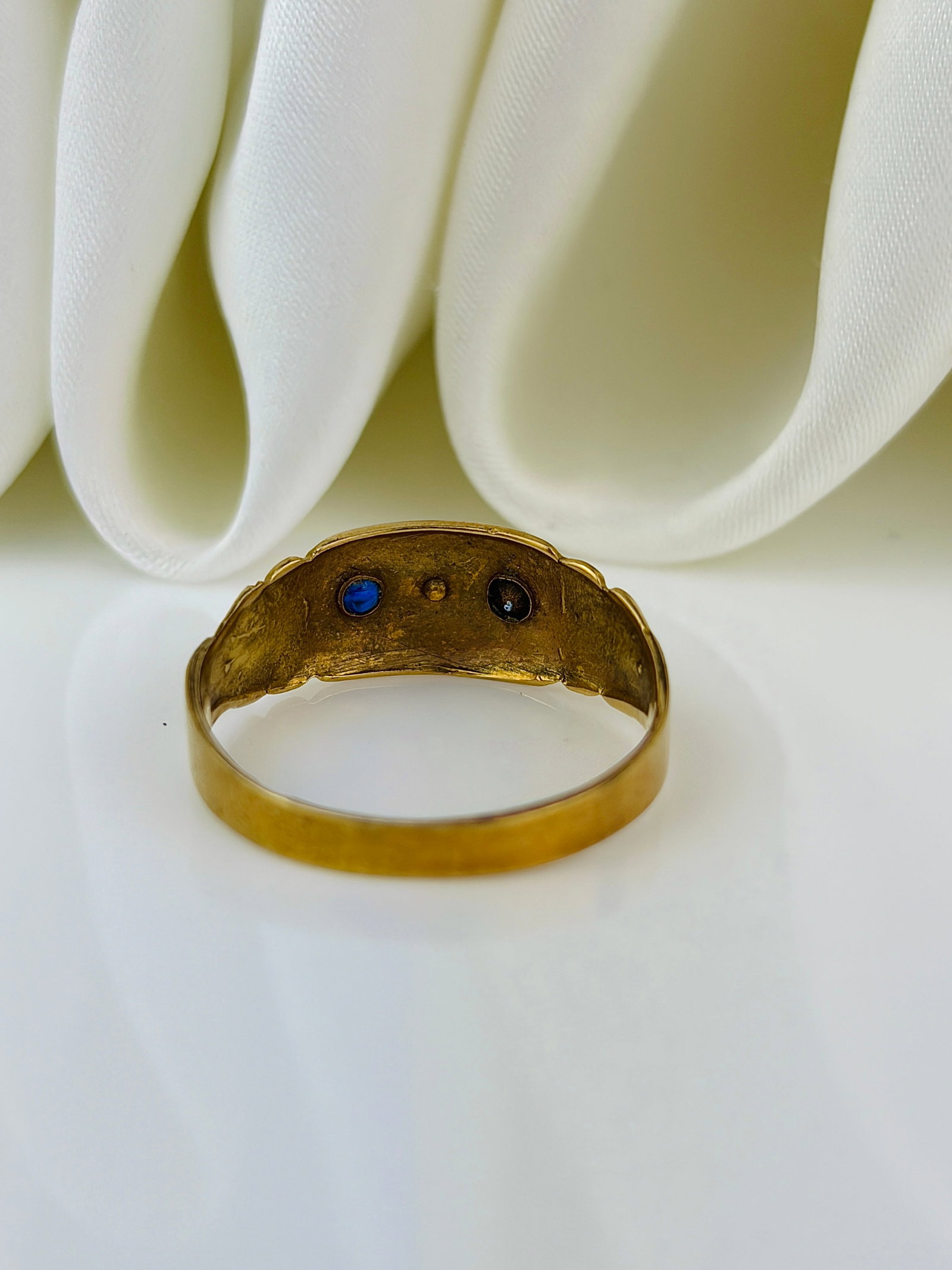 antique 18ct yellow gold blue and white paste 3 stone ring - 3