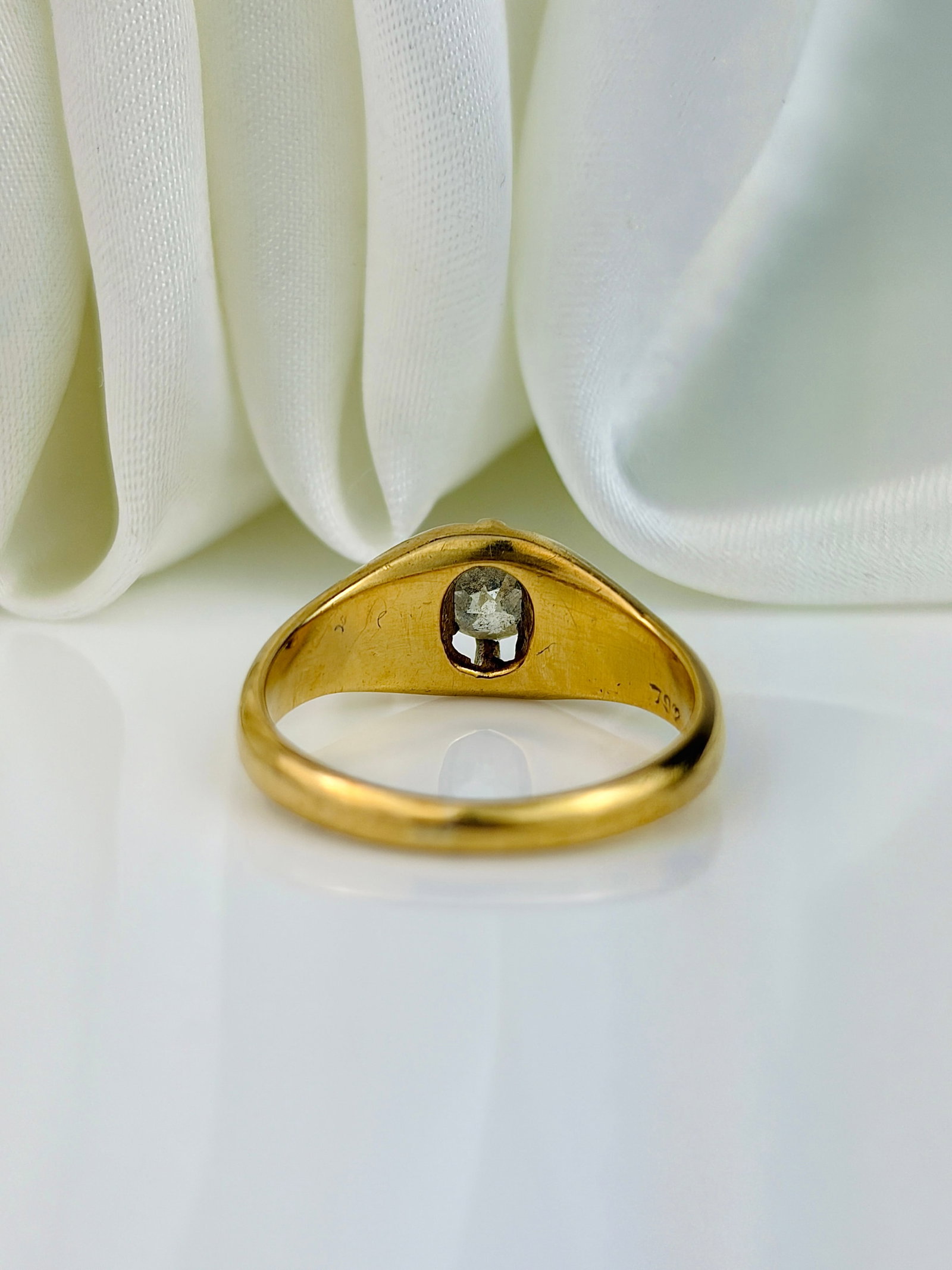 ANTIQUE C.1917 OVAL DIAMOND BELCHER SET RING IN 18CT GOLD - 3