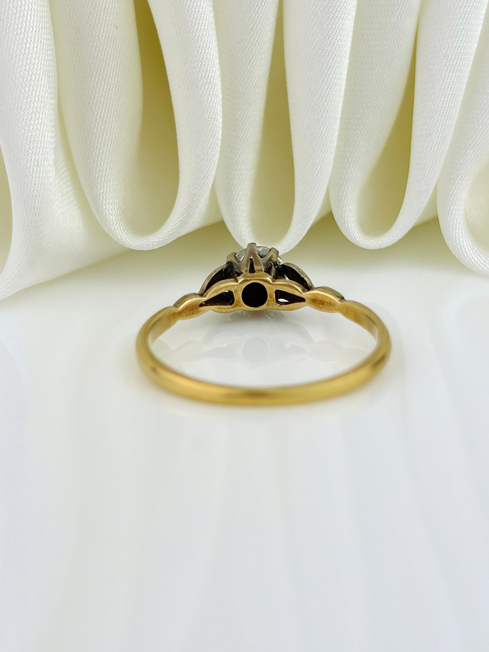 ANTIQUE .50PT DIAMOND SOLITAIRE RING IN 18CT YELLOW GOLD AND PLATINUM - 3