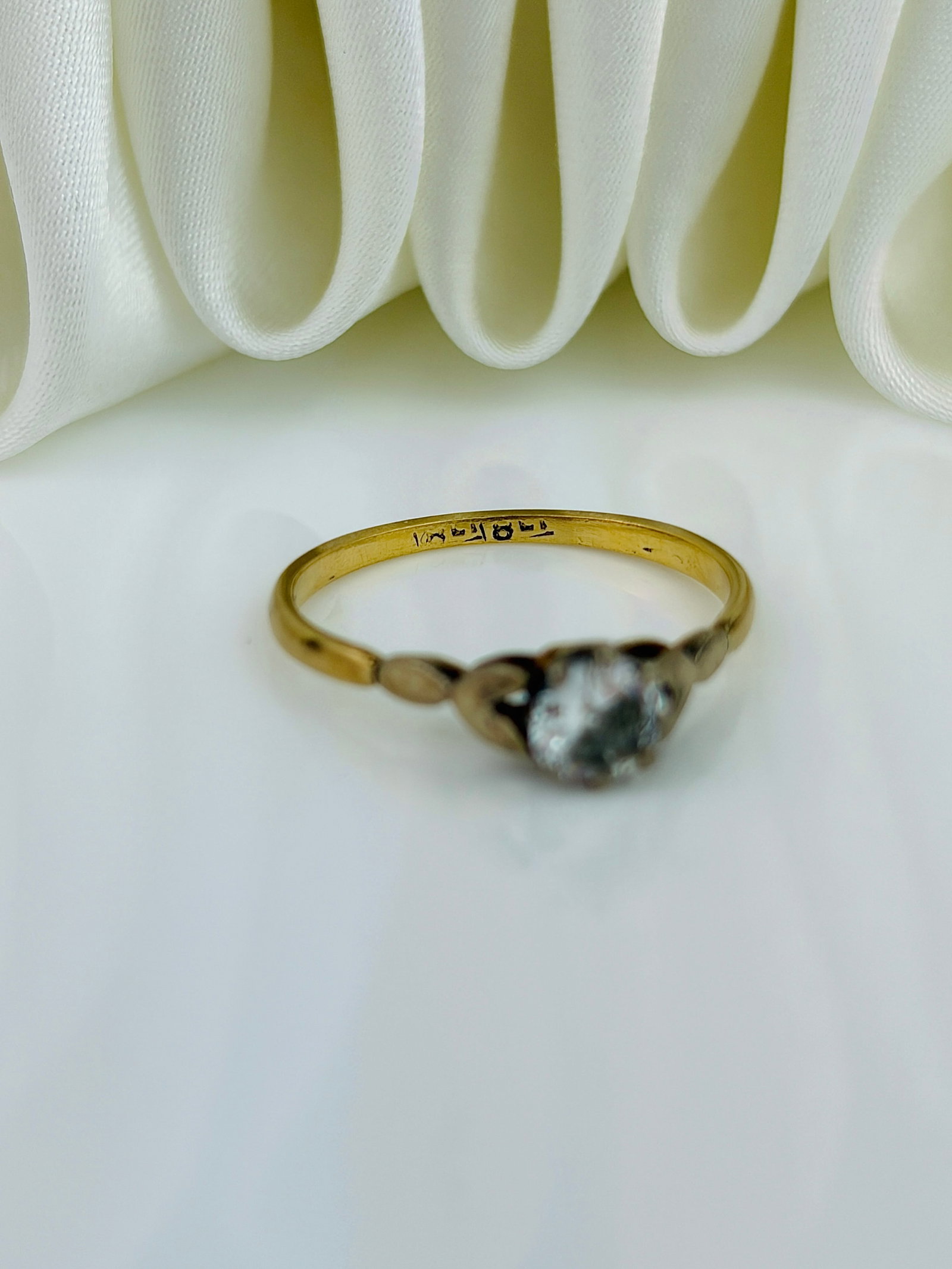 ANTIQUE .50PT DIAMOND SOLITAIRE RING IN 18CT YELLOW GOLD AND PLATINUM - 4