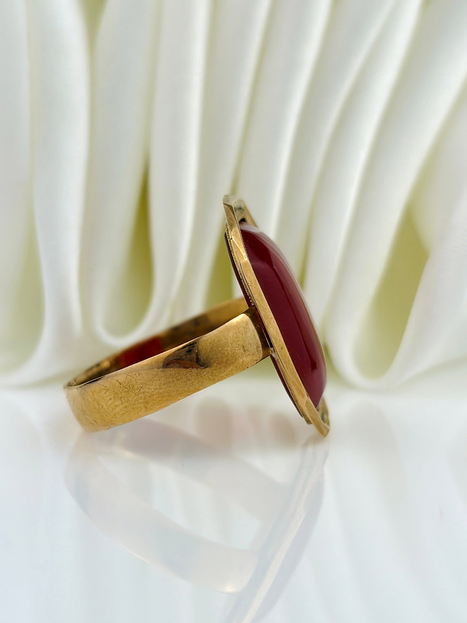 HEAVY CHUNKY 9CT YELLOW GOLD CARNELIAN SIGNET RING - 2