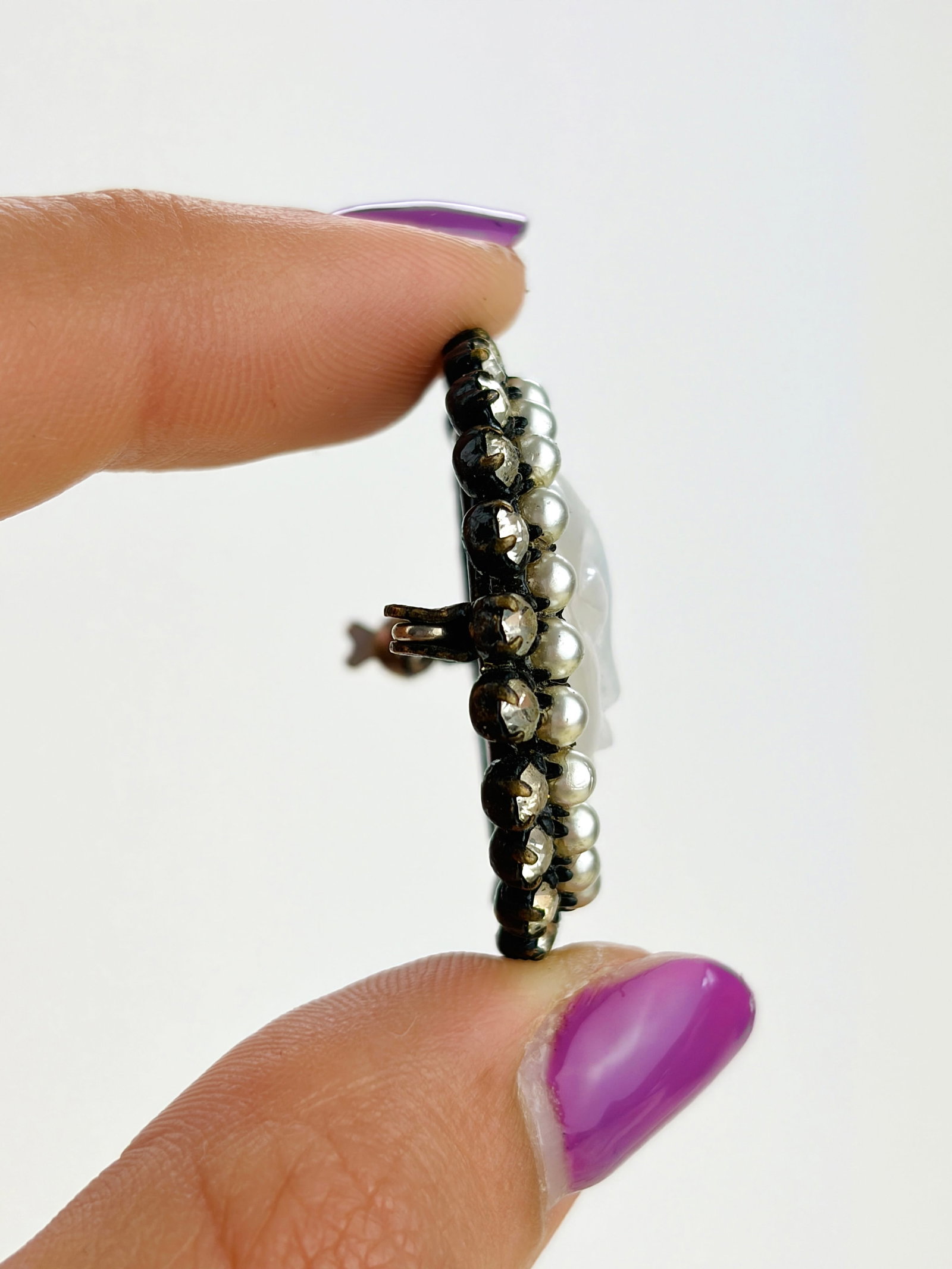 LARGE CARVED MAN IN THE MOON BROOCH WITH PEARL AND PASTE SURROUND - 2