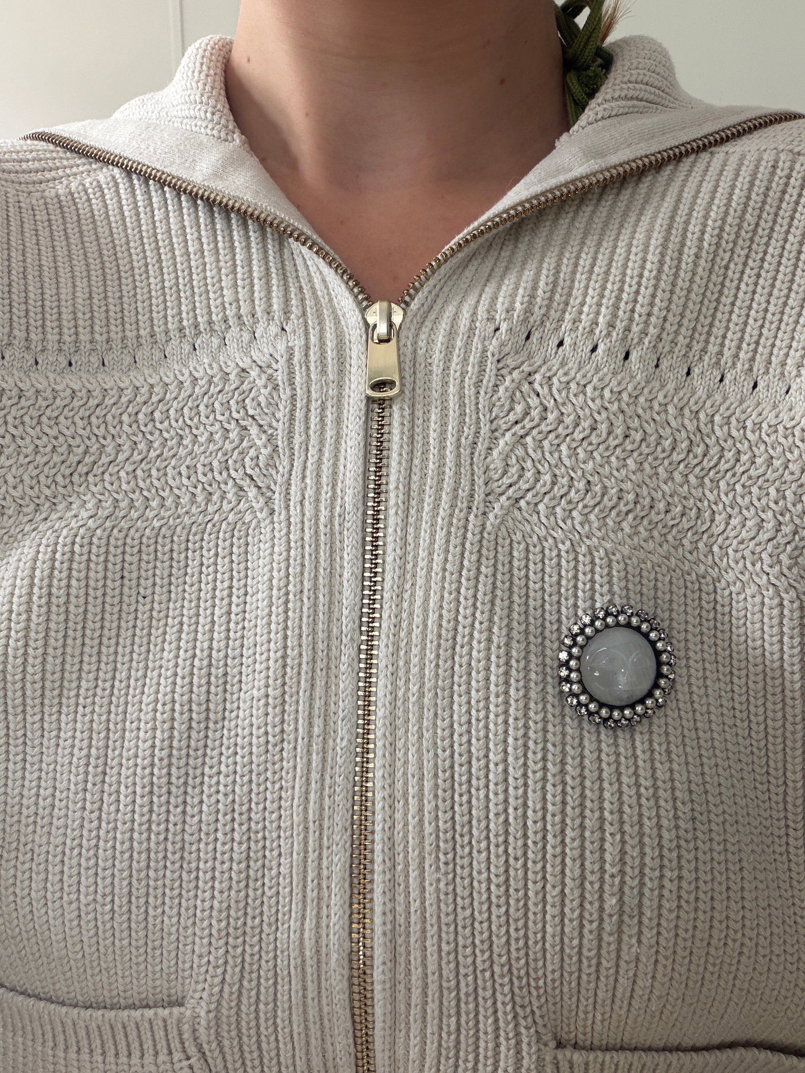 LARGE CARVED MAN IN THE MOON BROOCH WITH PEARL AND PASTE SURROUND - 5