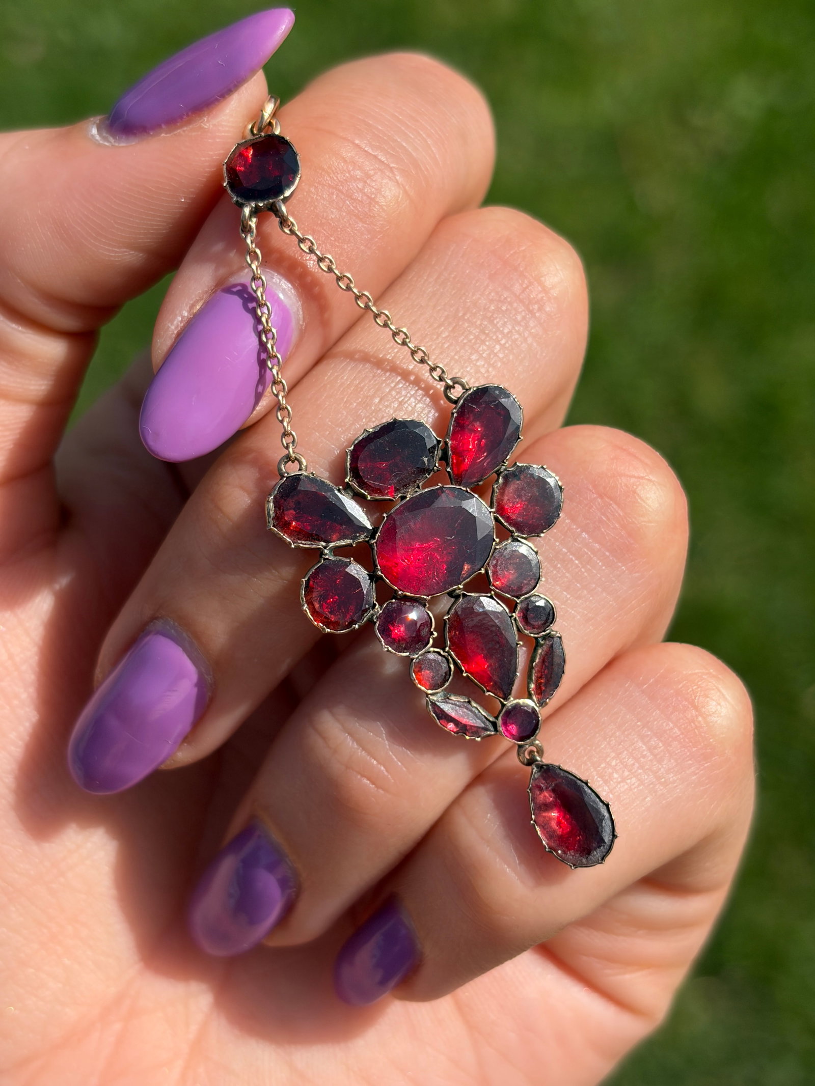ANTIQUE 15CT GOLD FLAT CUT GARNET PRETTY PENDANT - 4