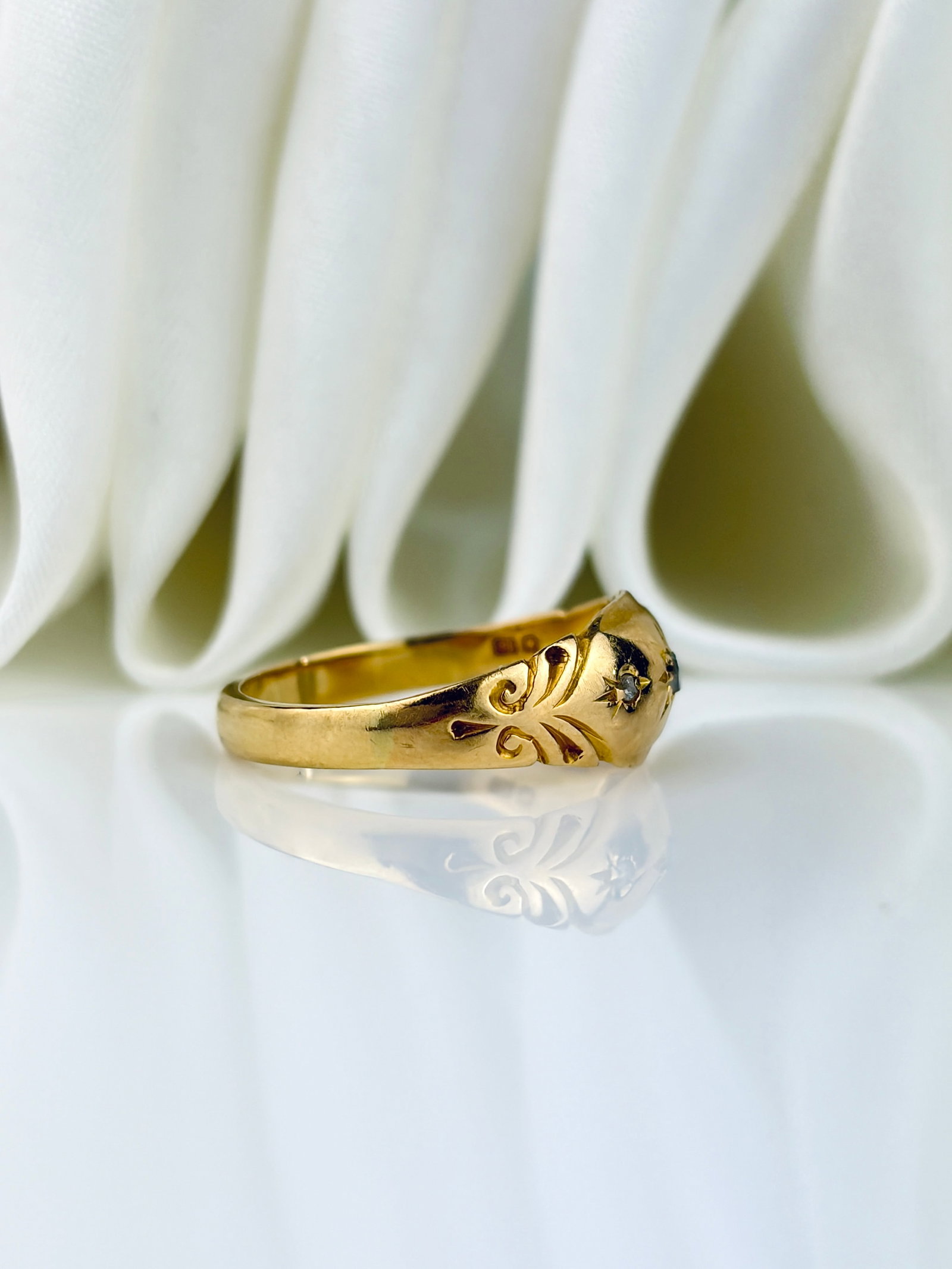 ANTIQUE 18CT YELLOW GOLD DIAMOND 3 STONE STARBURST RING - 2