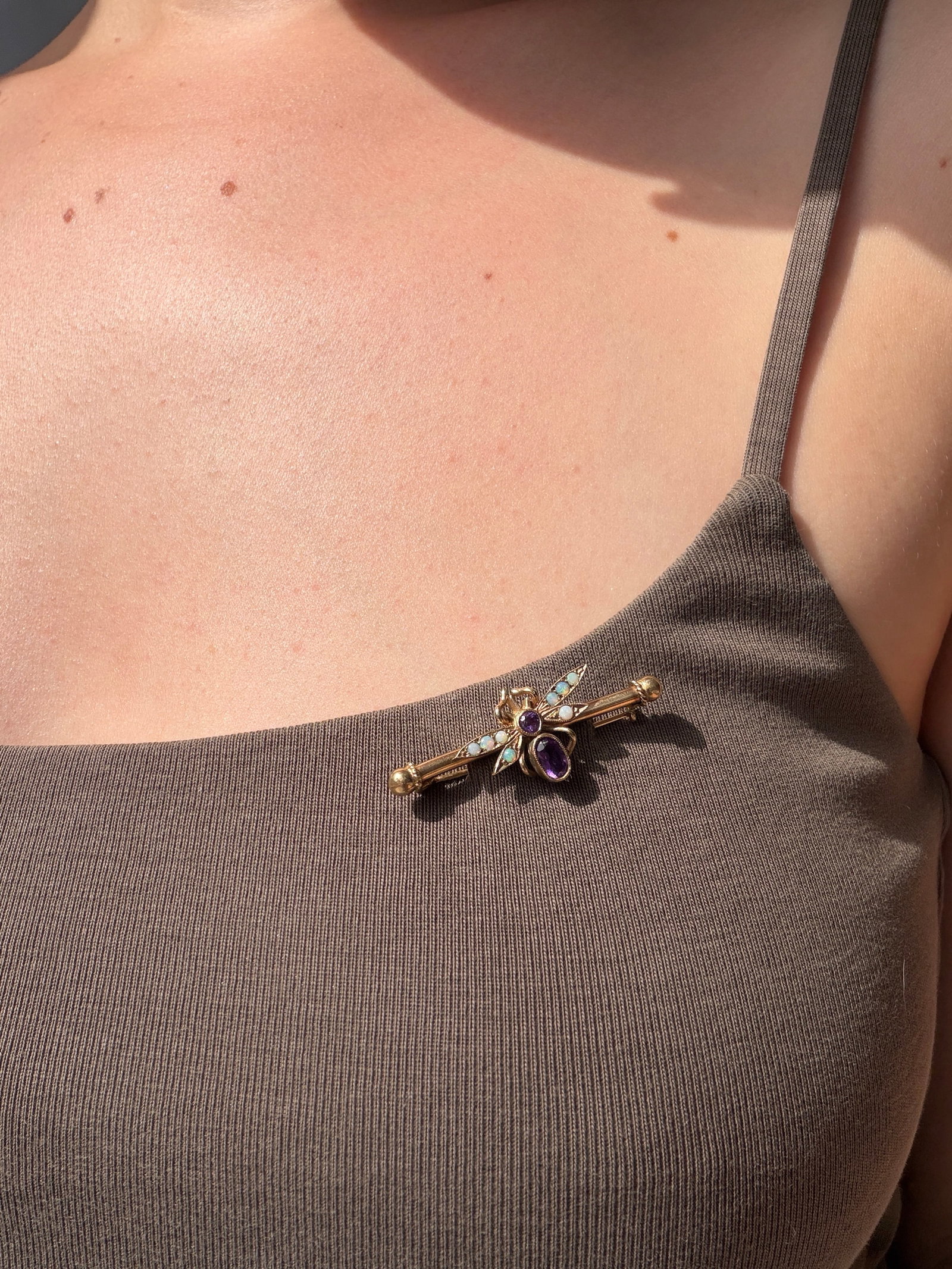 VINTAGE 9CT GOLD OPAL AND AMETHYST BUG BROOCH - 4