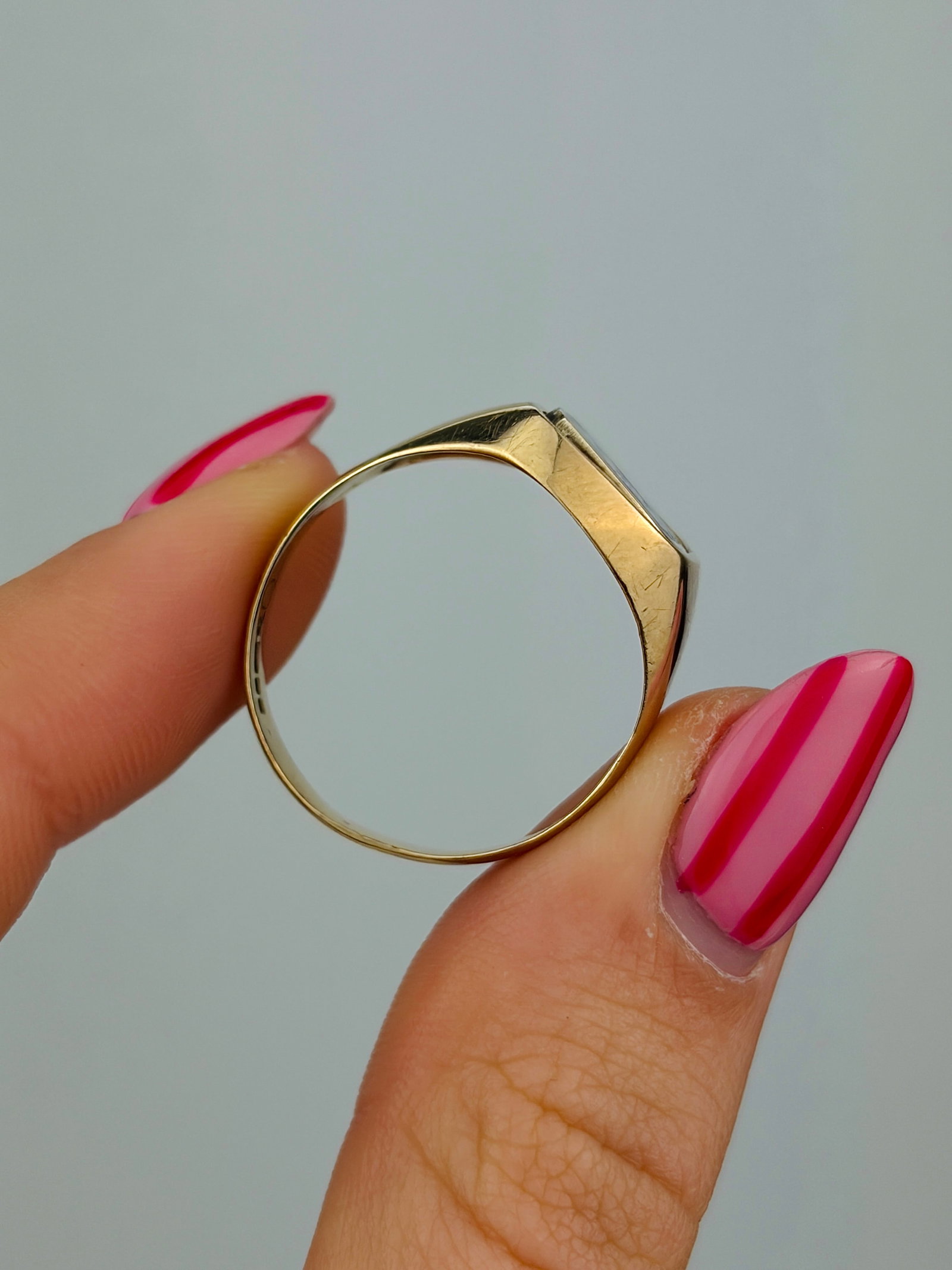 chunky 9ct yellow gold masonic signet ring - 6