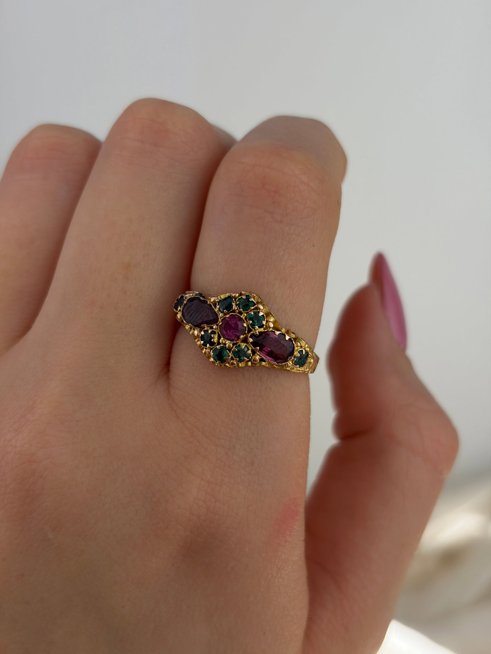 ANTIQUE 15ct YELLOW GOLD MULTIGEM RING - 10