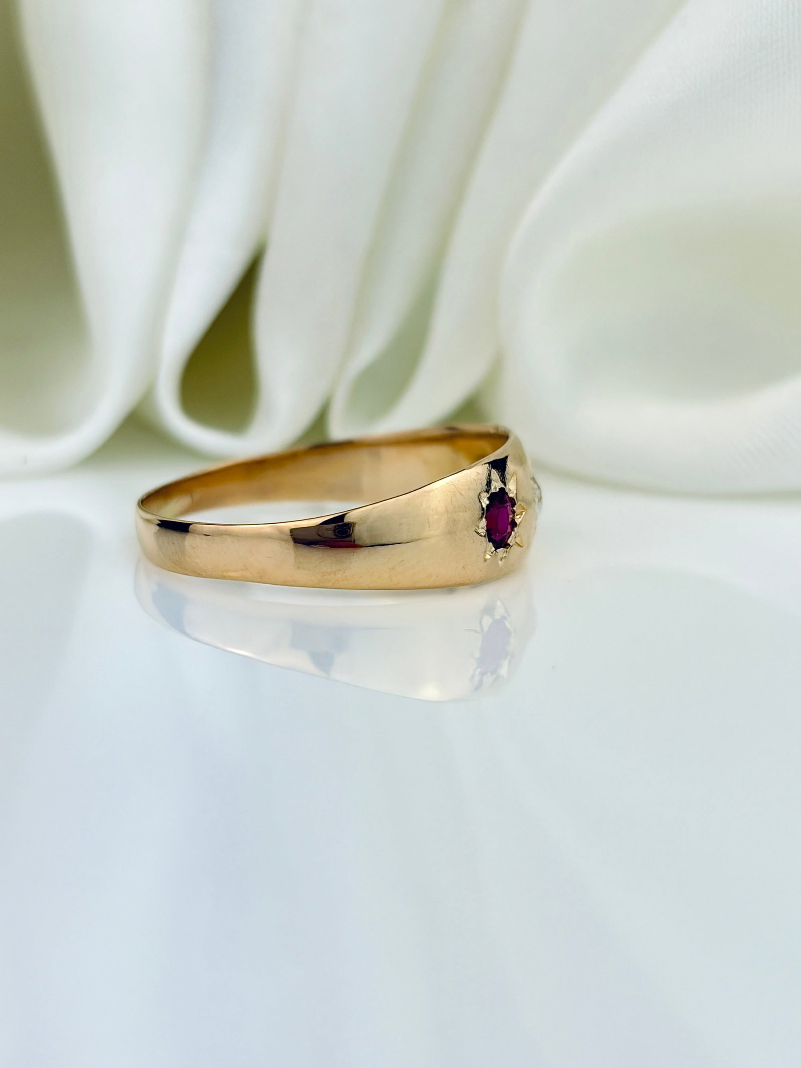 ANTIQUE 18CT YELLOW GOLD RUBY AND DIAMOND 3 STONE STAR RING - 2