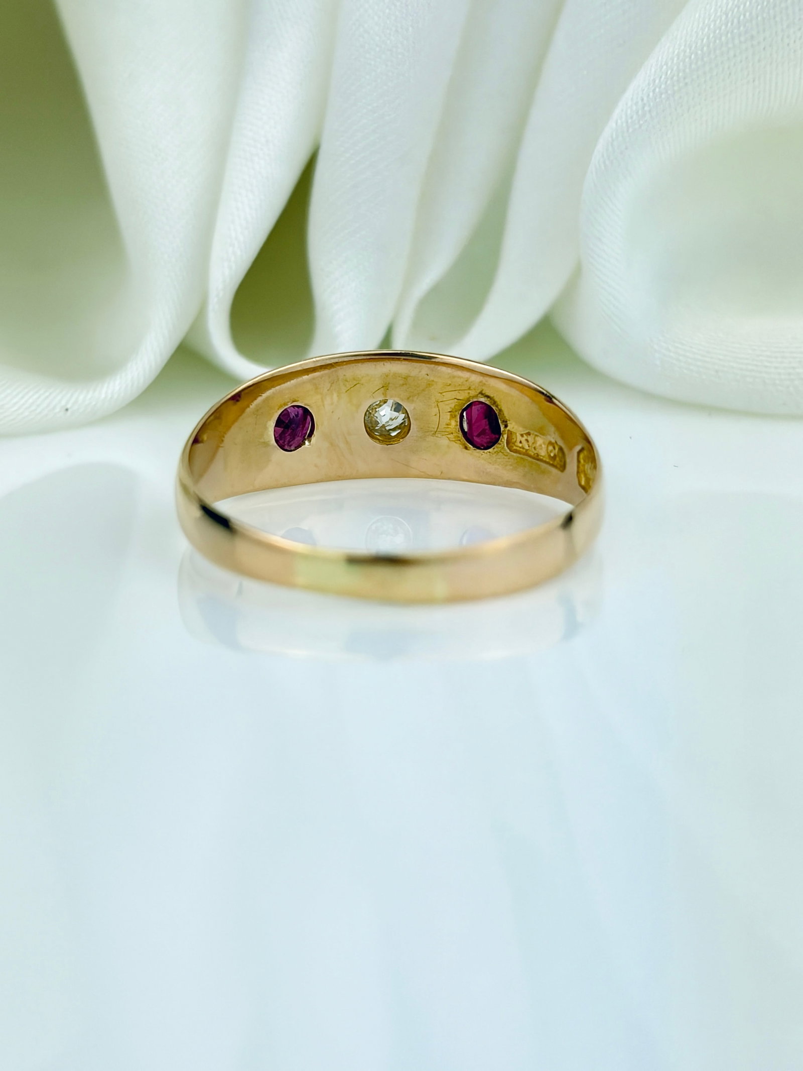 ANTIQUE 18CT YELLOW GOLD RUBY AND DIAMOND 3 STONE STAR RING - 3