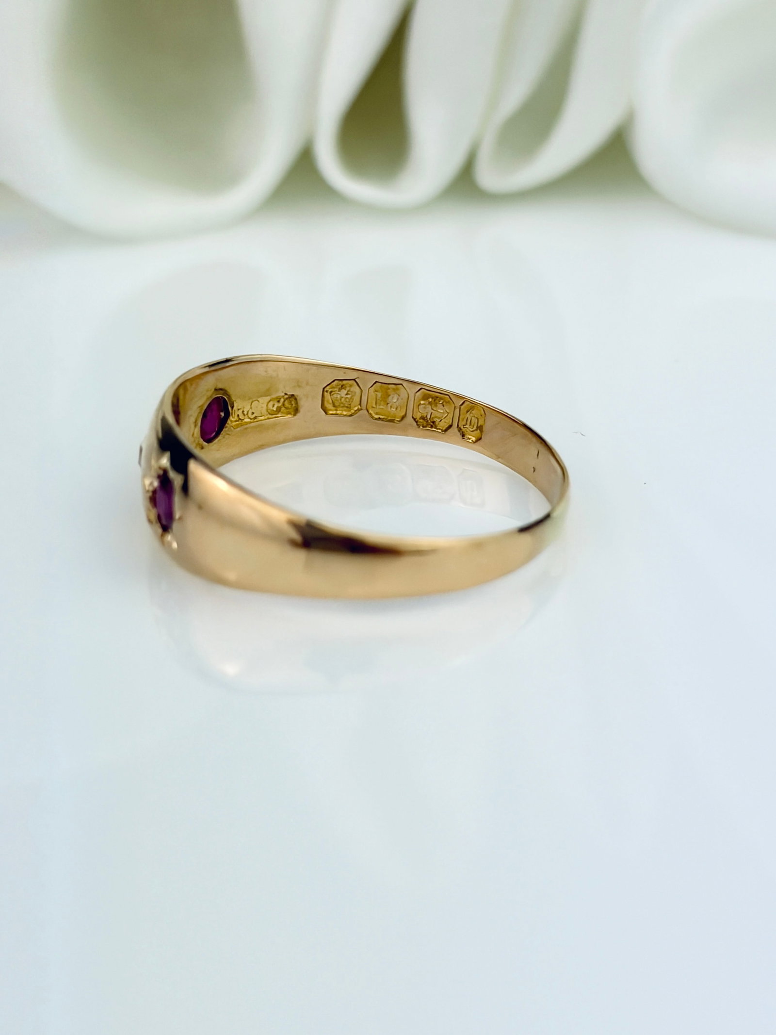 ANTIQUE 18CT YELLOW GOLD RUBY AND DIAMOND 3 STONE STAR RING - 4