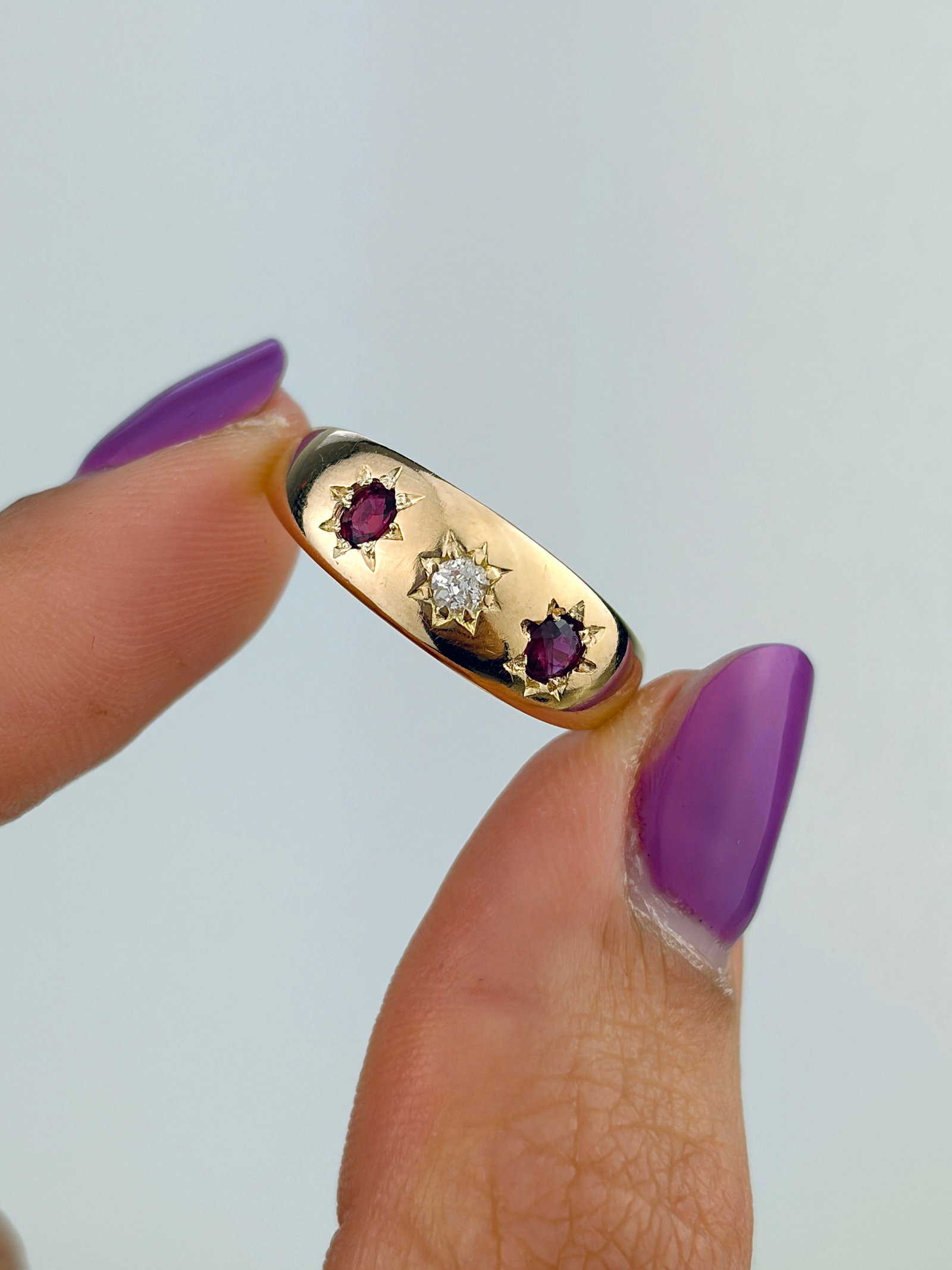 ANTIQUE 18CT YELLOW GOLD RUBY AND DIAMOND 3 STONE STAR RING - 5