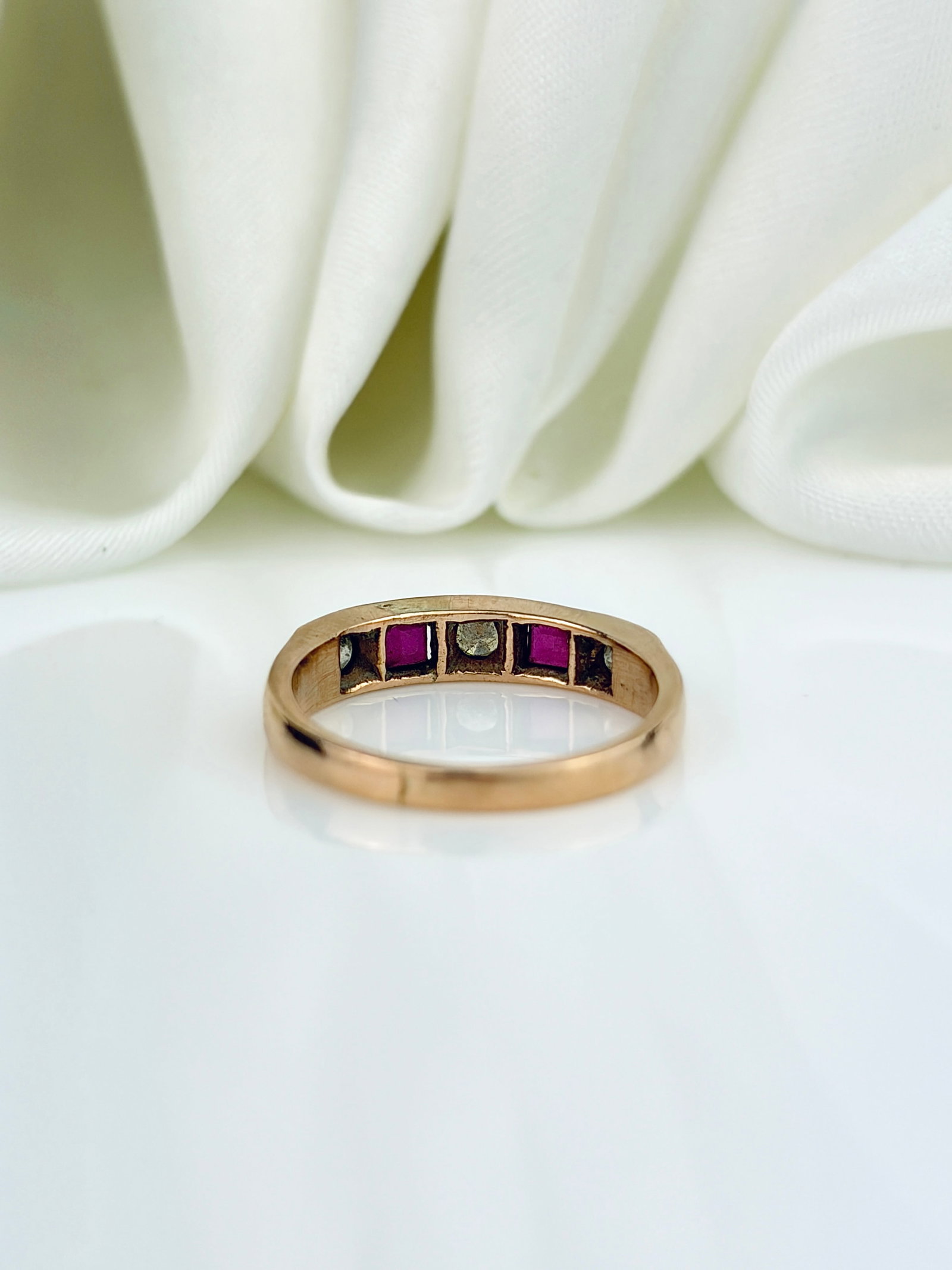 VINTAGE 14CT YELLOW GOLD RUBY AND DIAMOND HALF HOOP PINKY RING - 3
