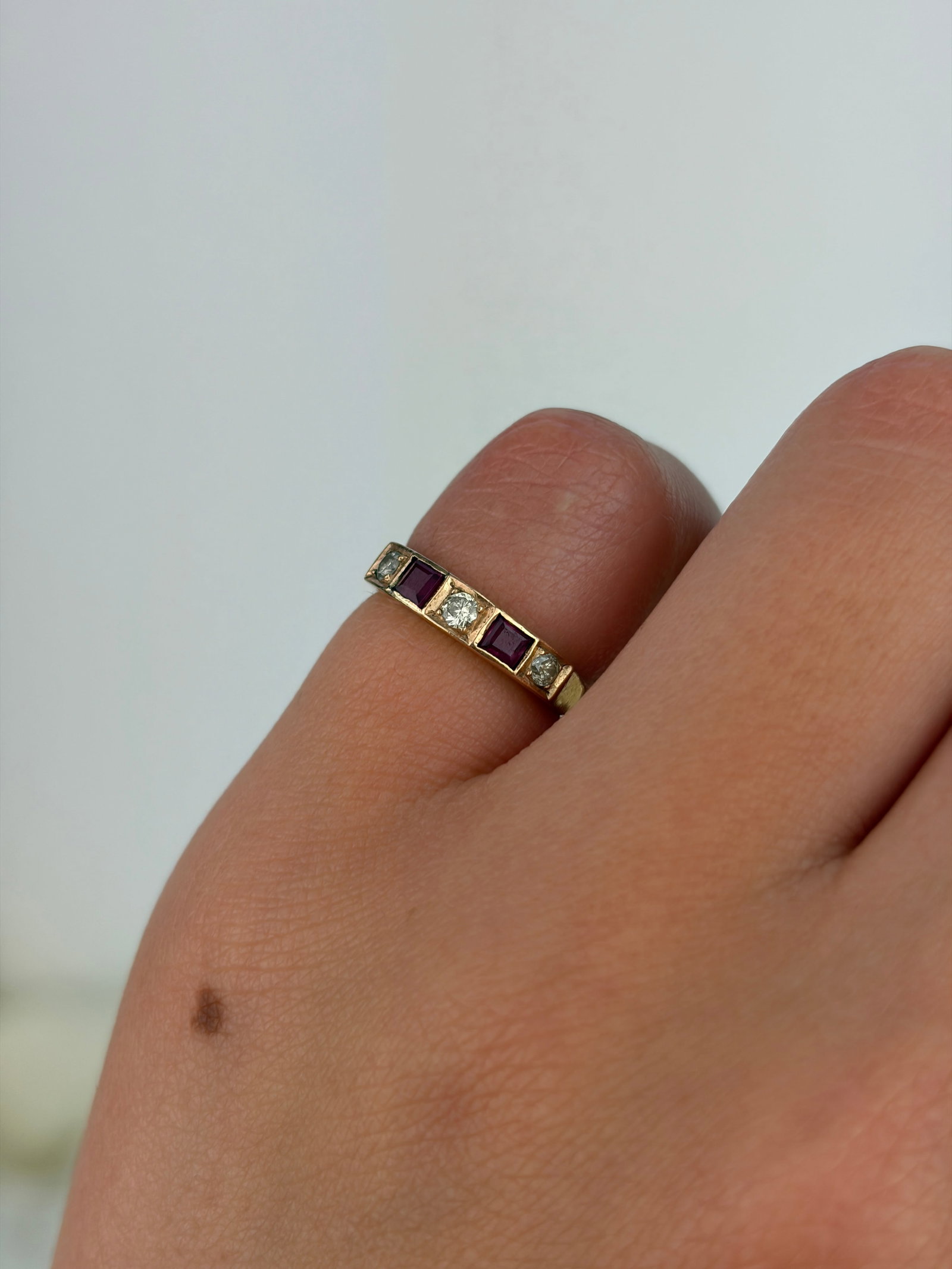 VINTAGE 14CT YELLOW GOLD RUBY AND DIAMOND HALF HOOP PINKY RING - 9