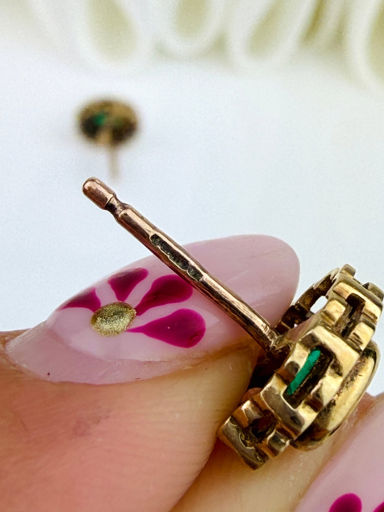 WONDERFUL 9CT YELLOW GOLD EMERALD AND DIAMOND CLUSTER STUD EARRINGS - 4