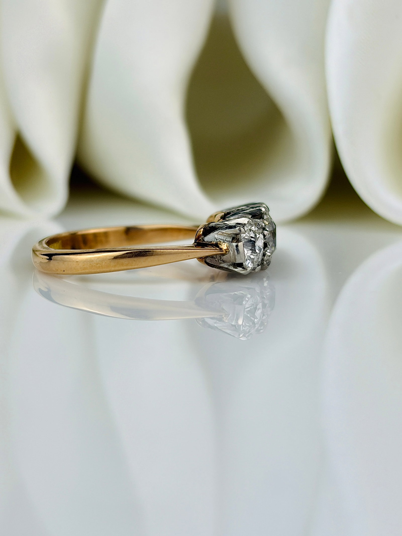 Edwardian 1.40ct Diamond and 18 Carat Gold and Platinum Three Stone Ring - 2