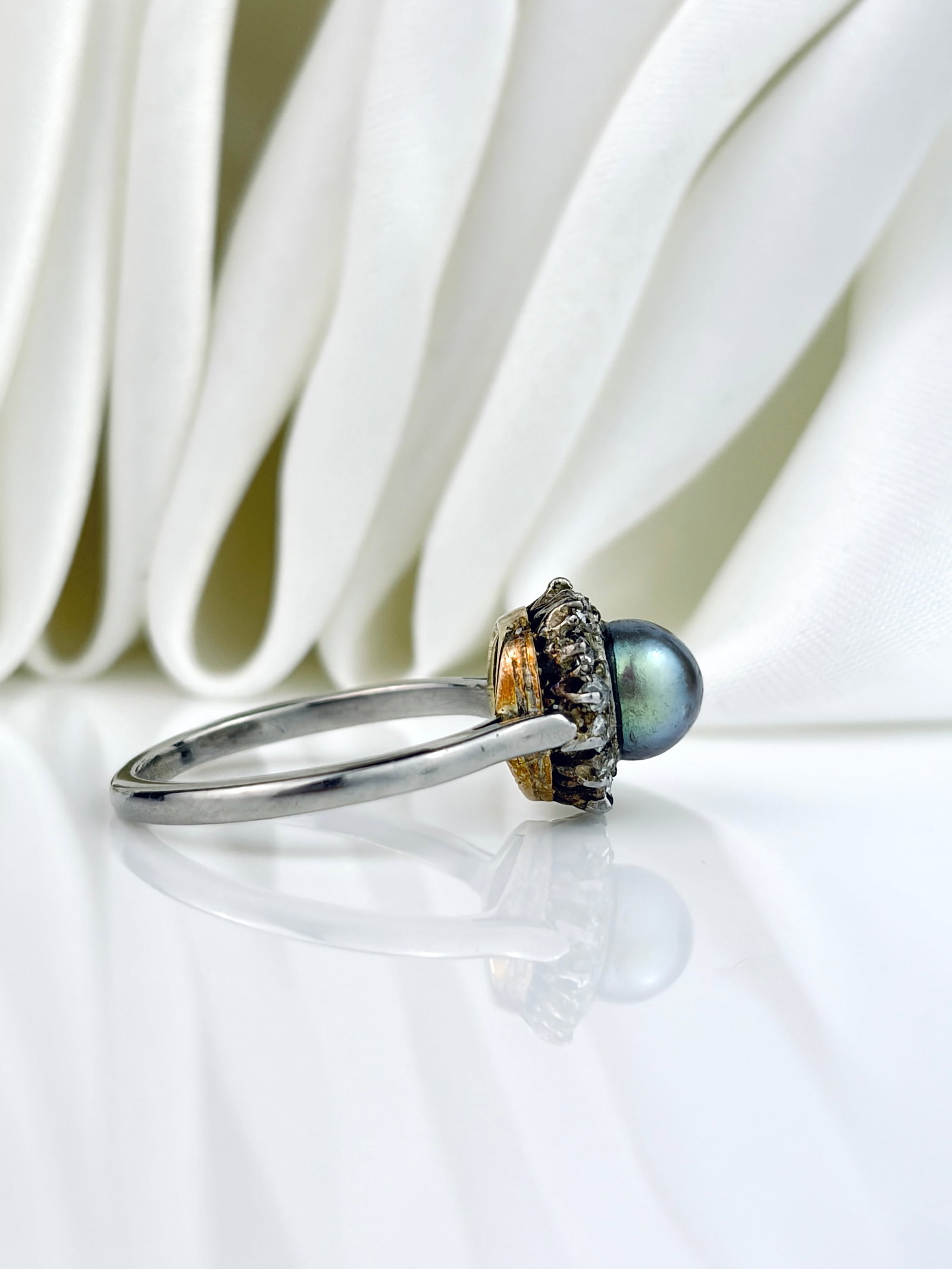 ANTIQUE PLATINUM AND 18CT GOLD BLACK PEARL AND DIAMOND CLUSTER RING - 3