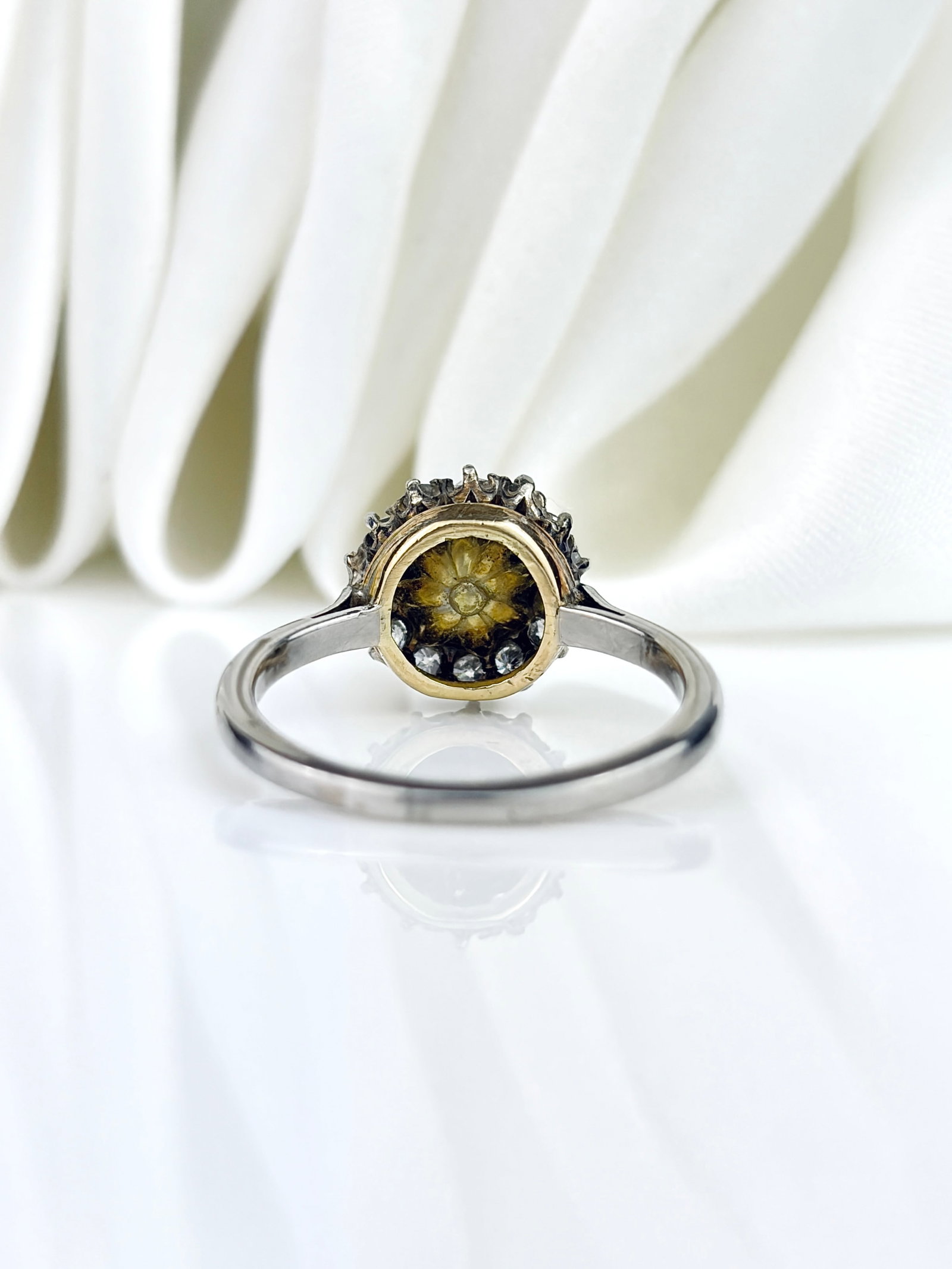 ANTIQUE PLATINUM AND 18CT GOLD BLACK PEARL AND DIAMOND CLUSTER RING - 4
