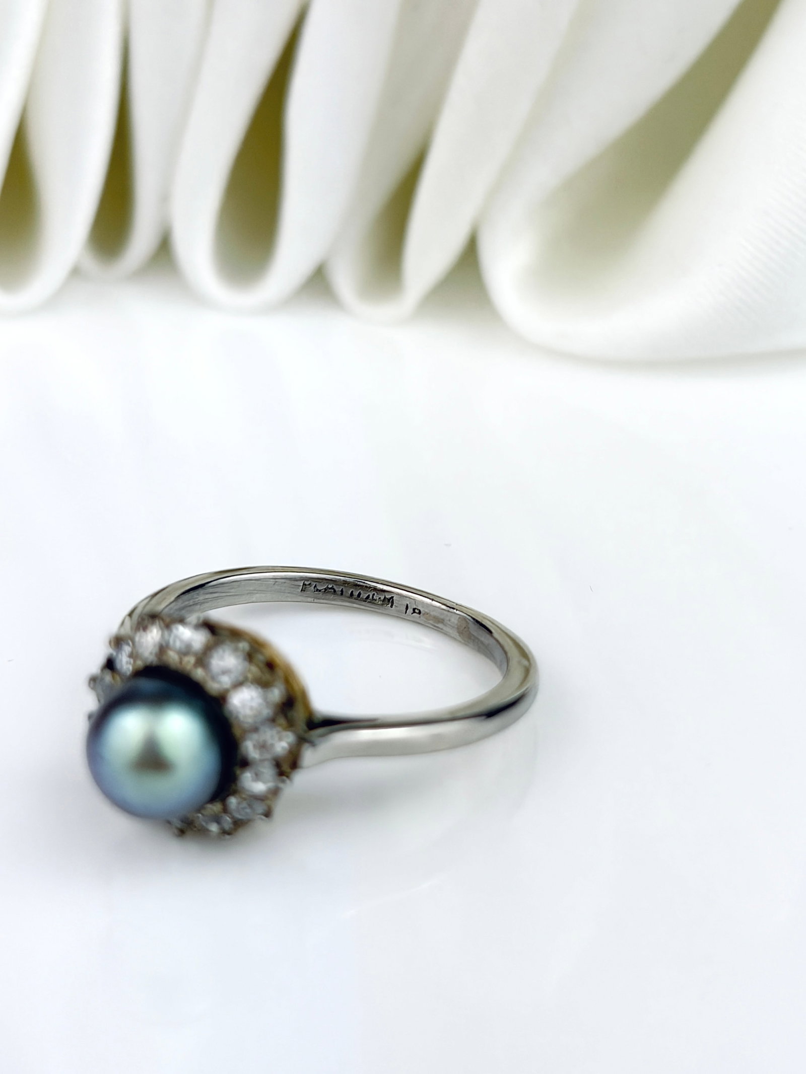 ANTIQUE PLATINUM AND 18CT GOLD BLACK PEARL AND DIAMOND CLUSTER RING - 5