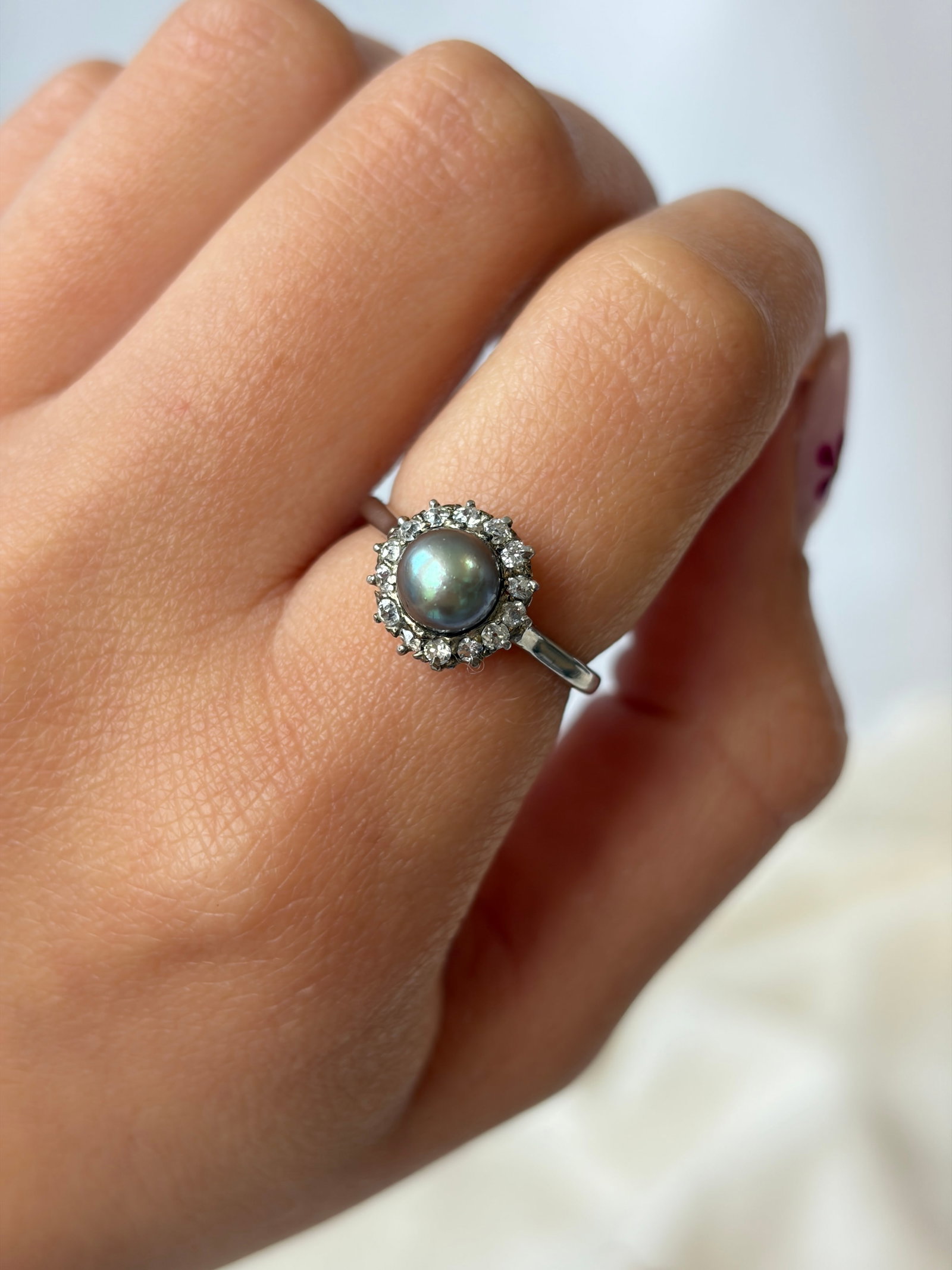 ANTIQUE PLATINUM AND 18CT GOLD BLACK PEARL AND DIAMOND CLUSTER RING - 9