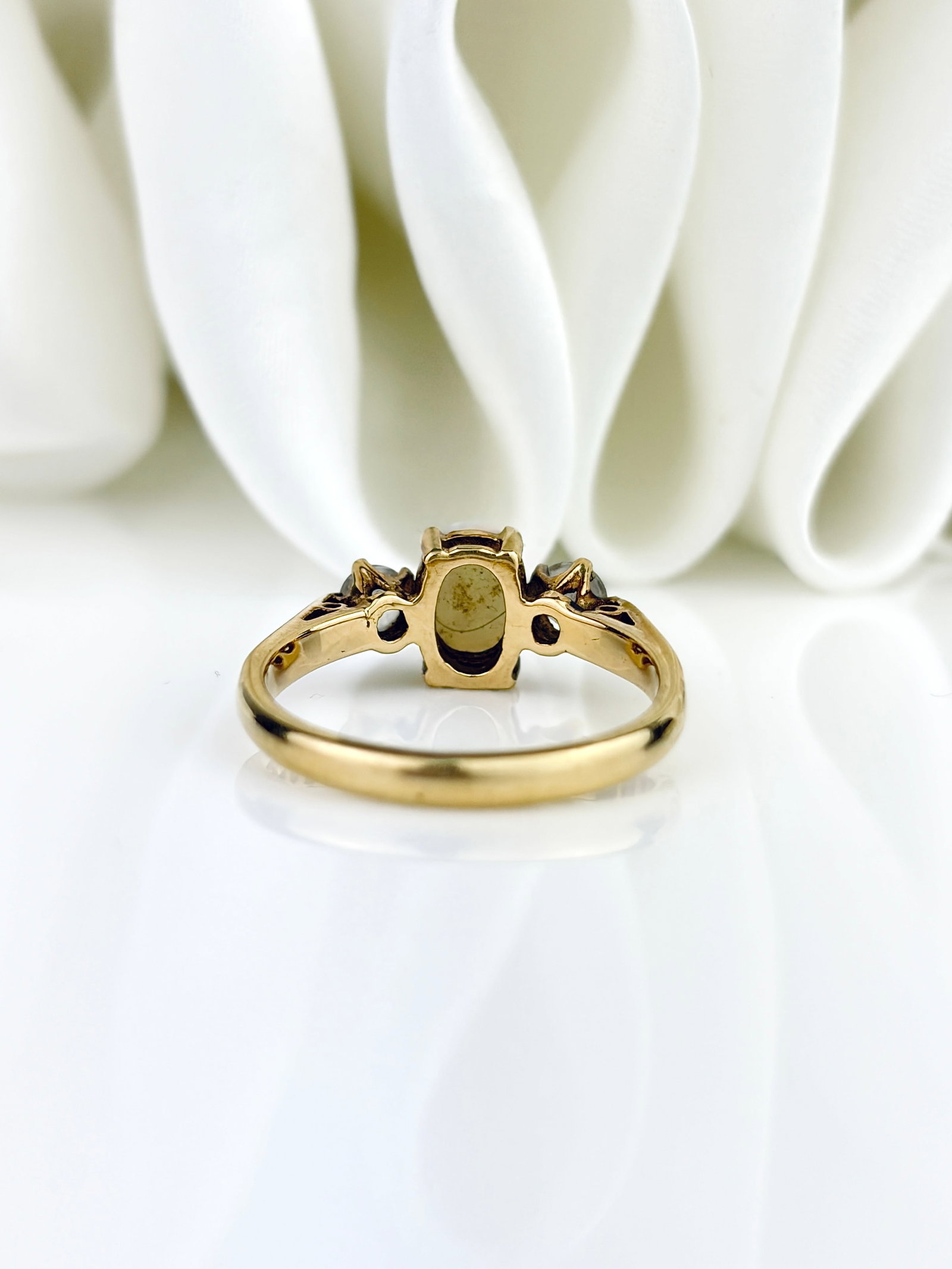 VINTAGE C.1966 18CT YELLOW GOLD OPAL AND DIAMOND WHITE SAPPHIRE THREE STONE RING - 3