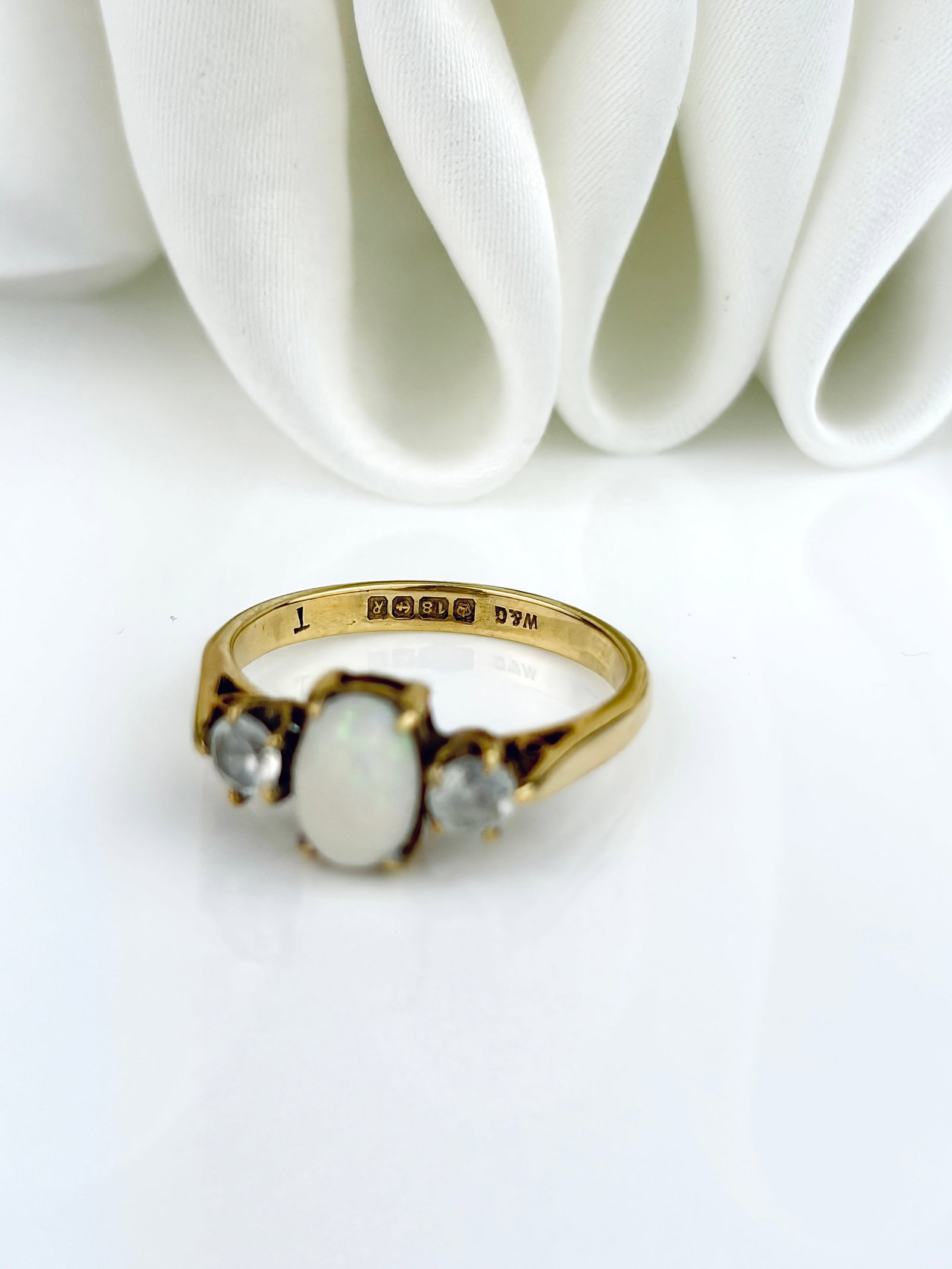 VINTAGE C.1966 18CT YELLOW GOLD OPAL AND DIAMOND WHITE SAPPHIRE THREE STONE RING - 4