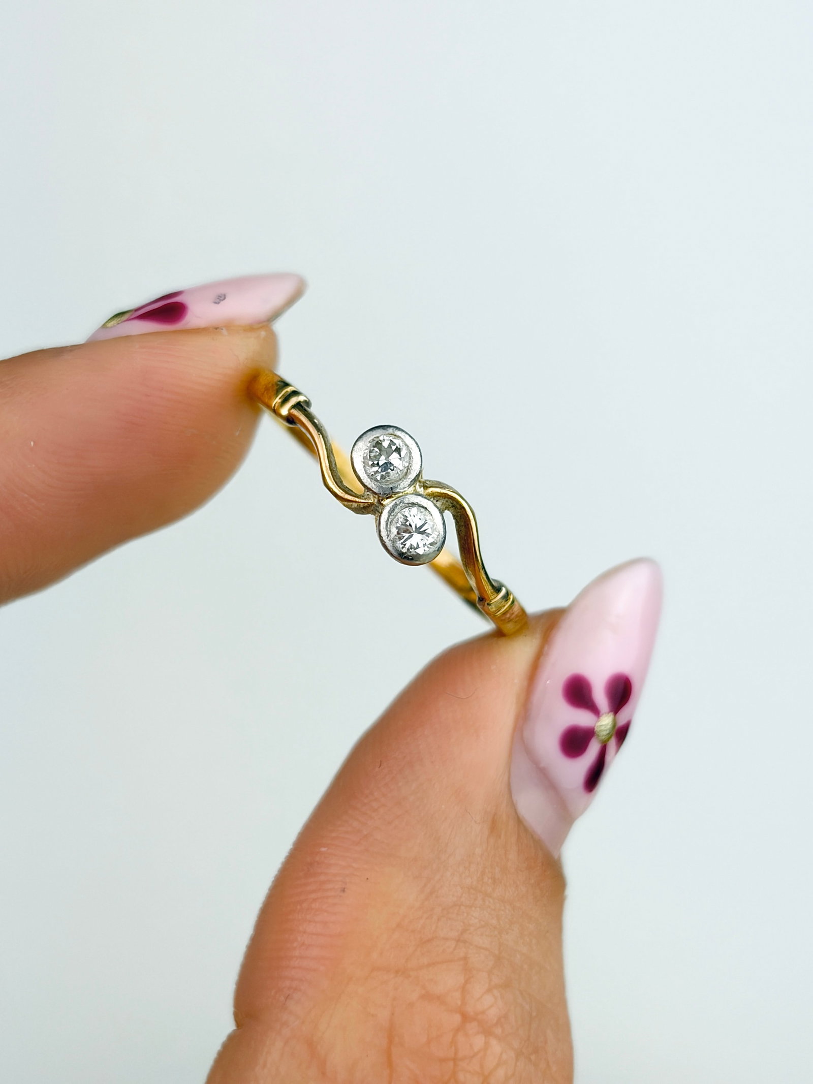 ANTIQUE 18CT GOLD DIAMOND TOI ET MOI TWIST RING - 5