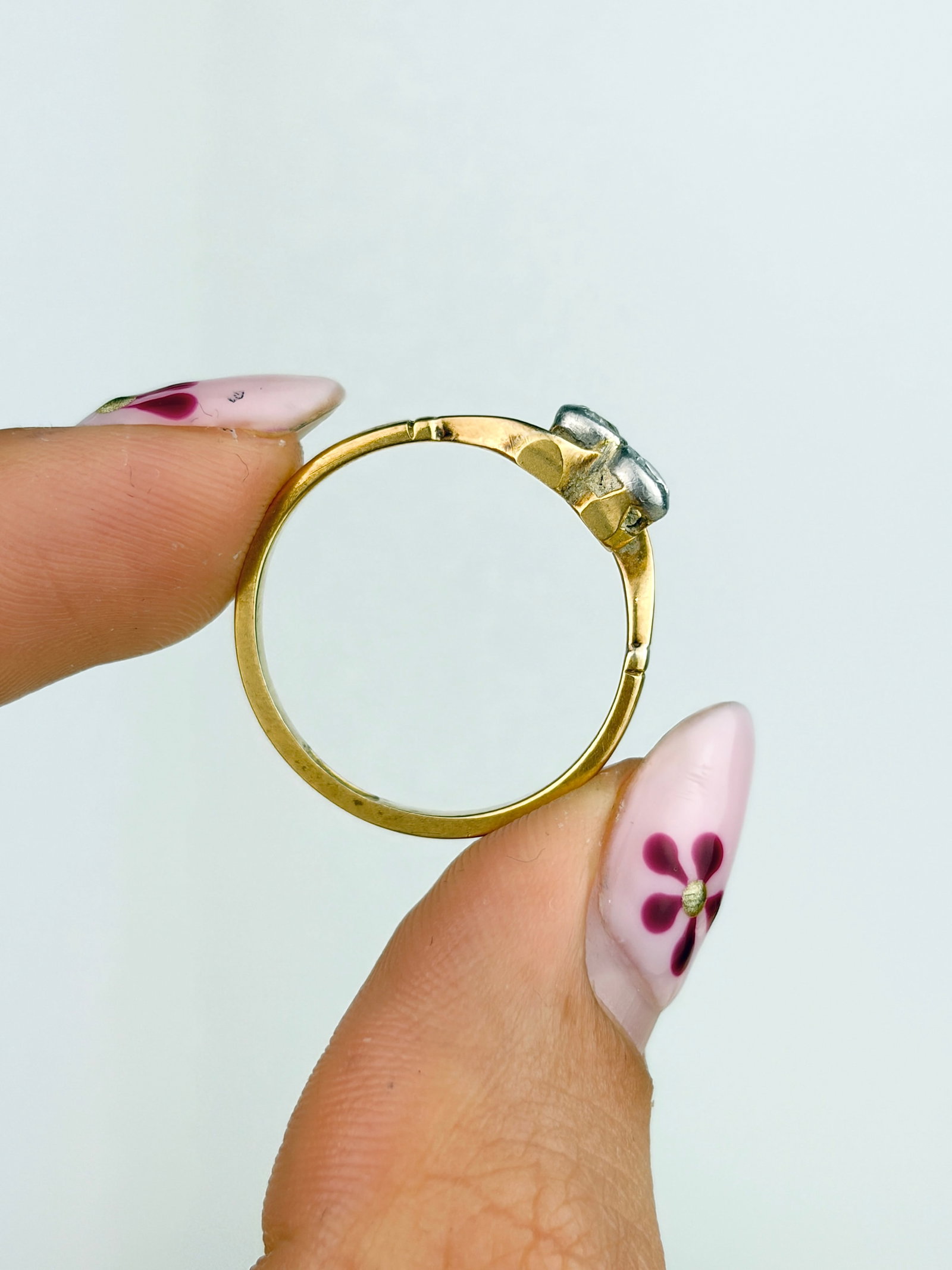 ANTIQUE 18CT GOLD DIAMOND TOI ET MOI TWIST RING - 6
