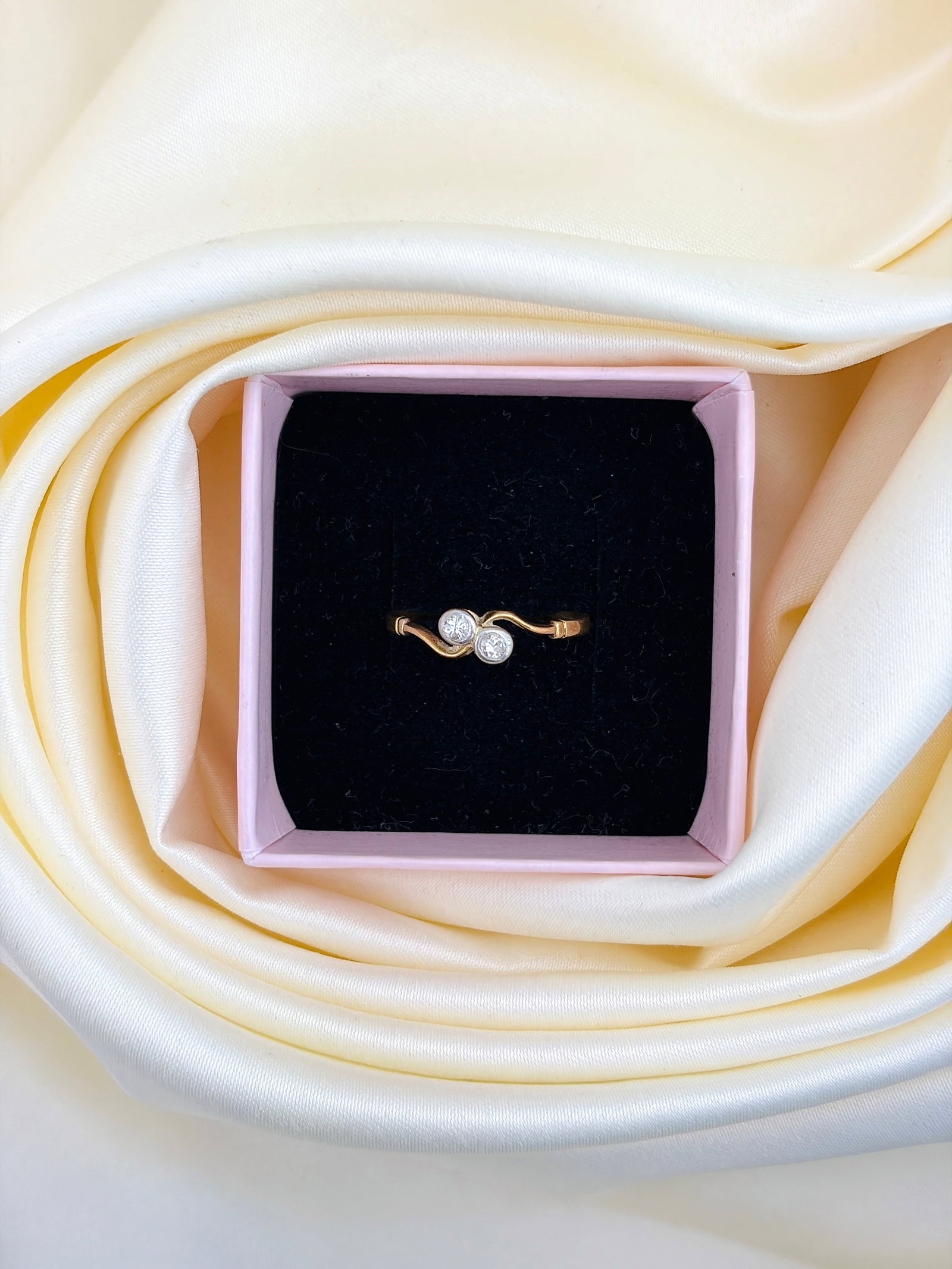 ANTIQUE 18CT GOLD DIAMOND TOI ET MOI TWIST RING - 9