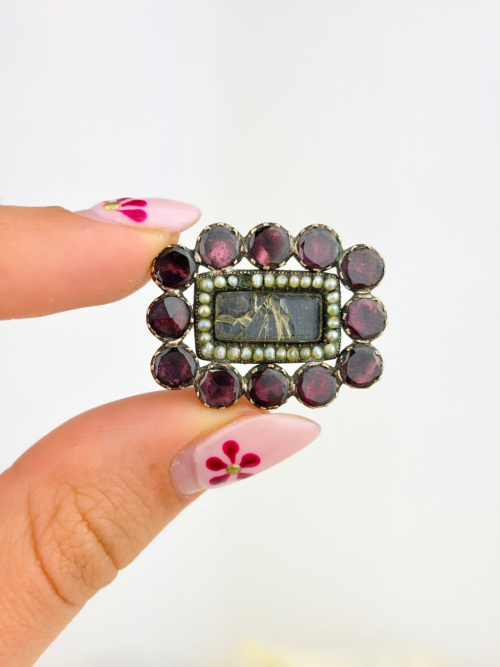 ANTIQUE GEORGIAN FLAT CUT GARNET AND PEARL LOCKET FRONT BROOCH IN GOLD: ANTIQUE GEORGIAN FLAT CUT GARNET AND PEARL LOCKET FRONT BROOCH IN GOLD A beautiful brooch!
