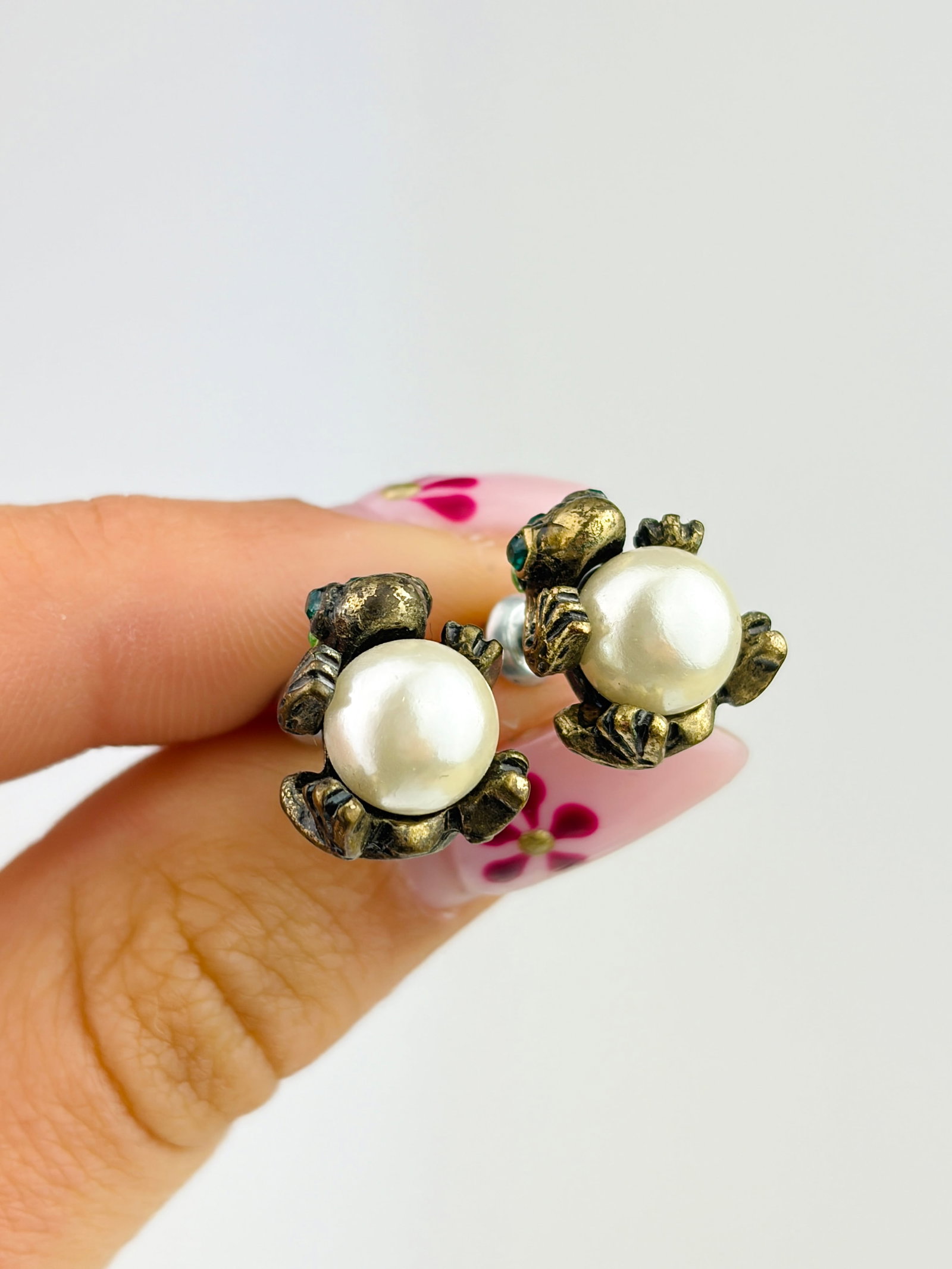 VINTAGE PEARL FROG GREEN PASTE EARRINGS - 3