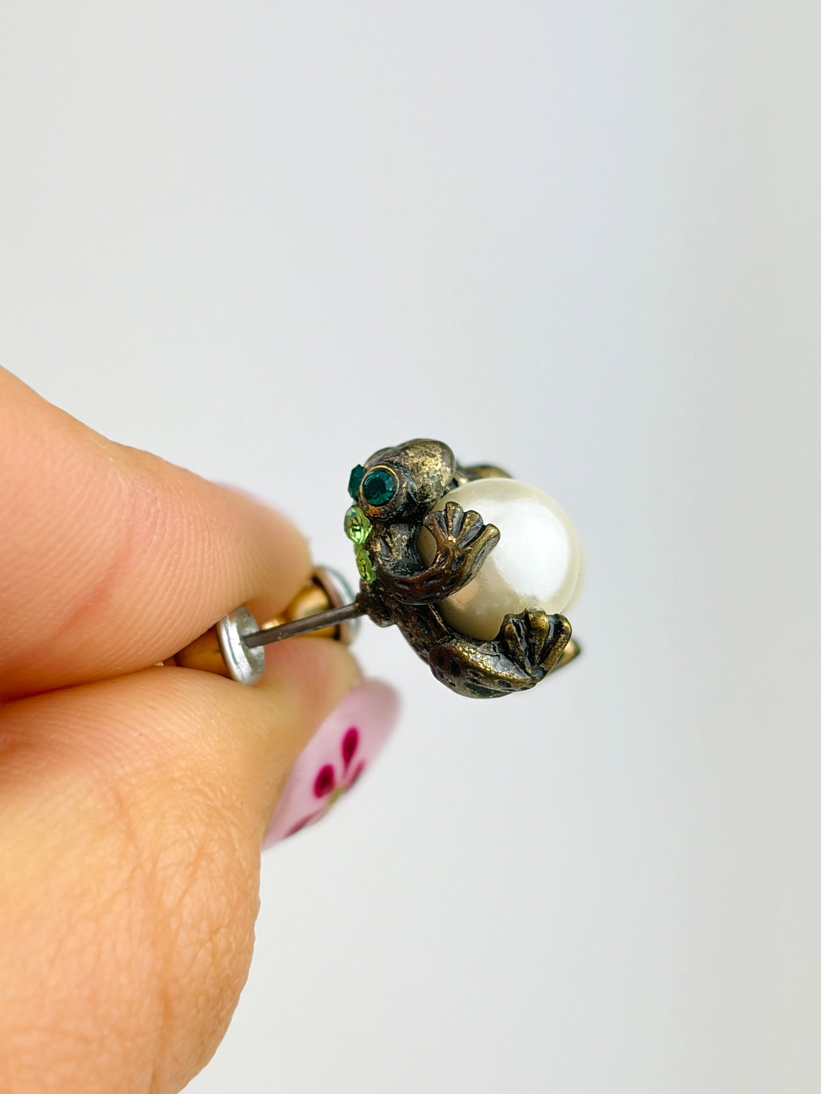 VINTAGE PEARL FROG GREEN PASTE EARRINGS - 4