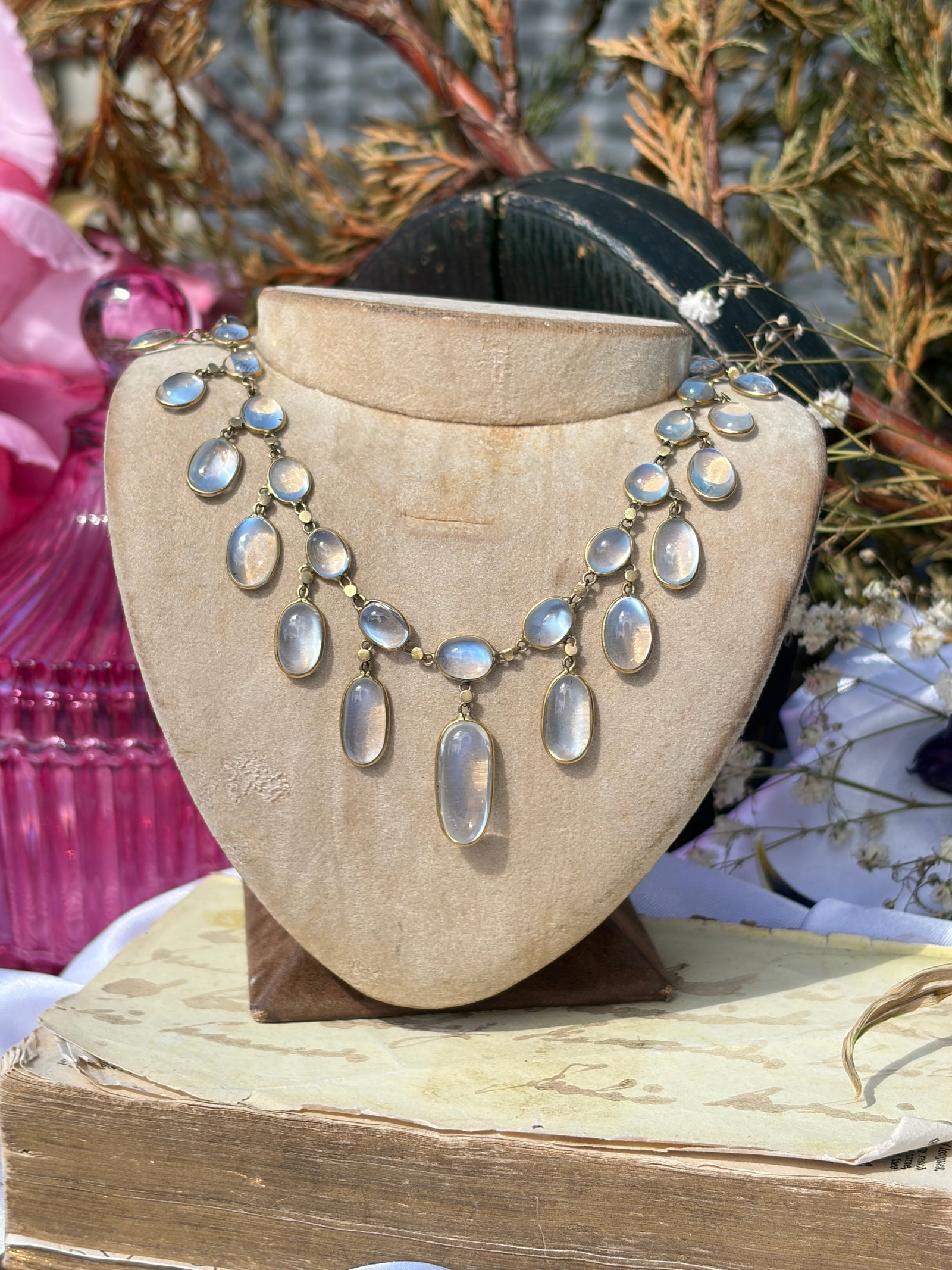 ANTIQUE 9CT YELLOW GOLD CABOCHON MOONSTONE FESTOON NECKLACE - 2