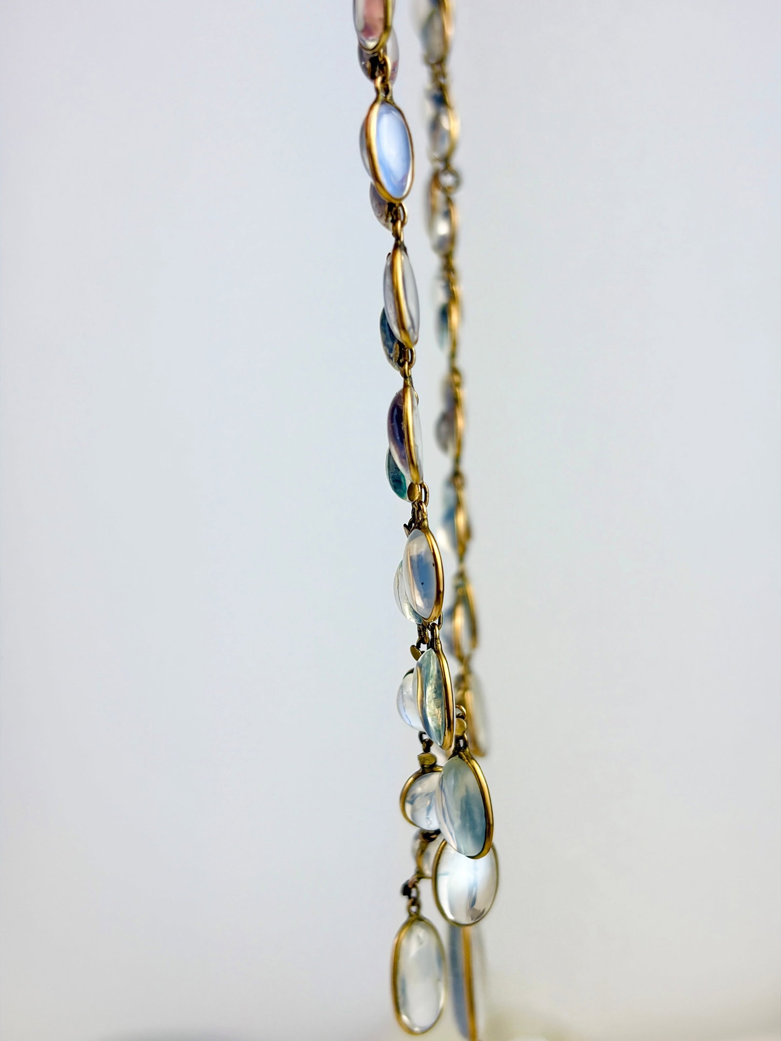 ANTIQUE 9CT YELLOW GOLD CABOCHON MOONSTONE FESTOON NECKLACE - 4