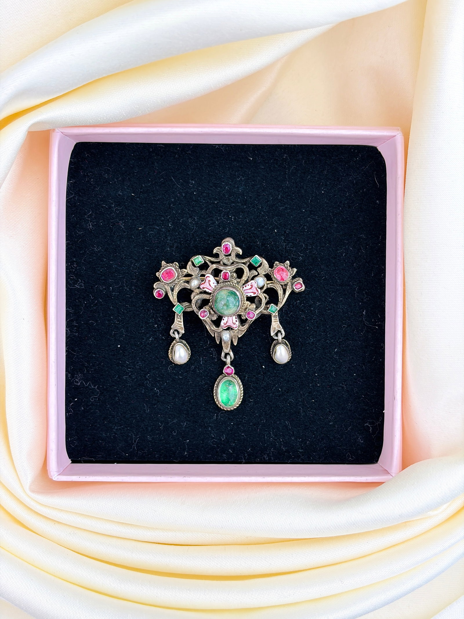 RARE ANTIQUE AUSTRO HUNGARIAN ENAMEL CABOCHON EMERALD, RUBY AND PEARL BROOCH - 6