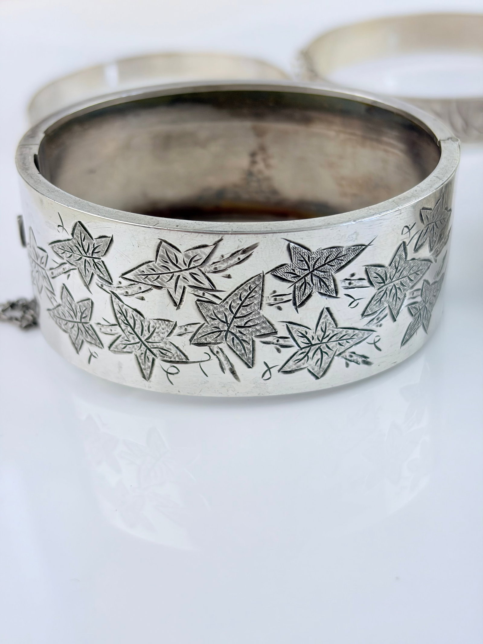 MIXED LOT - 4X SILVER BANGLES - 5