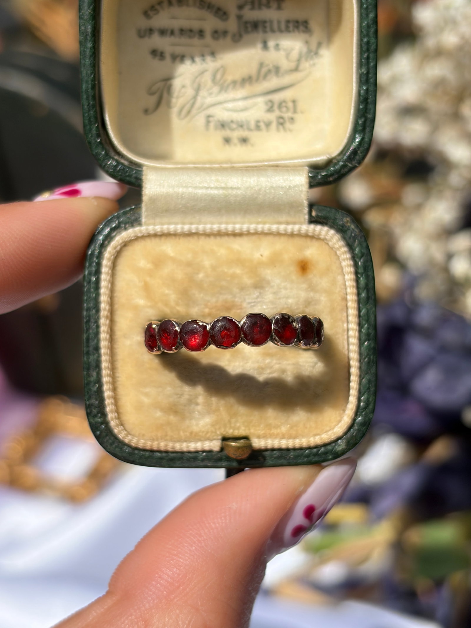 ANTIQUE GEORGIAN RED PASTE FULL ETERNITY RING IN GOLD - 2