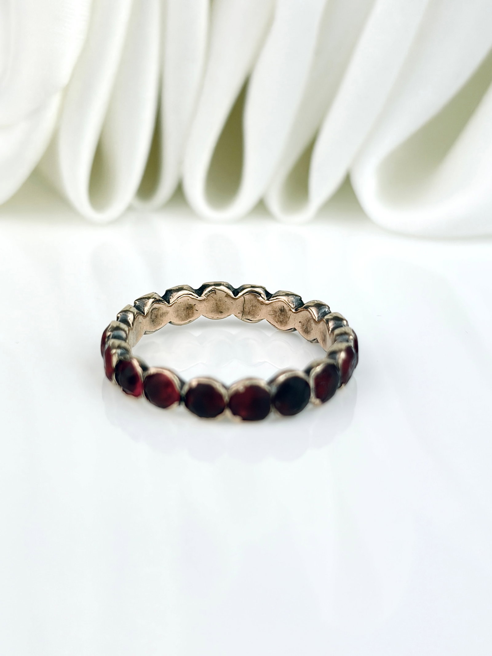 ANTIQUE GEORGIAN RED PASTE FULL ETERNITY RING IN GOLD - 4