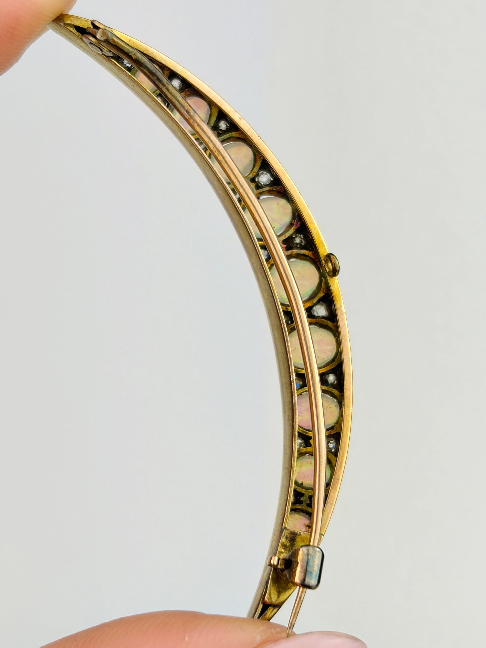 ANTIQUE OPAL AND DIAMOND CRESCENT BROOCH IN GOLD - 3