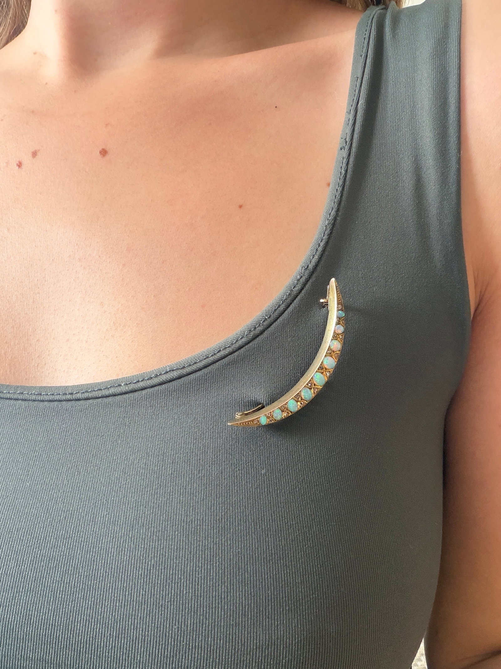 ANTIQUE OPAL AND DIAMOND CRESCENT BROOCH IN GOLD - 5