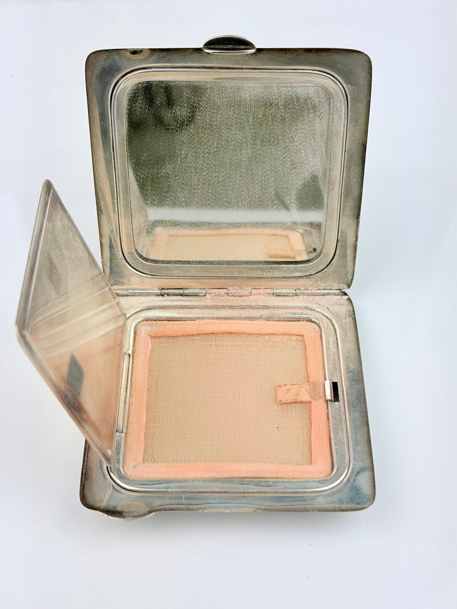 ANTIQUE SILVER WITH GOLD OVERLAY DECCO MAKEUP COMPACT - 4