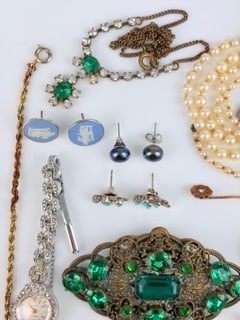 MIXED LOT - BROOCHES, STICK PINS NECKLACE ETC - 3