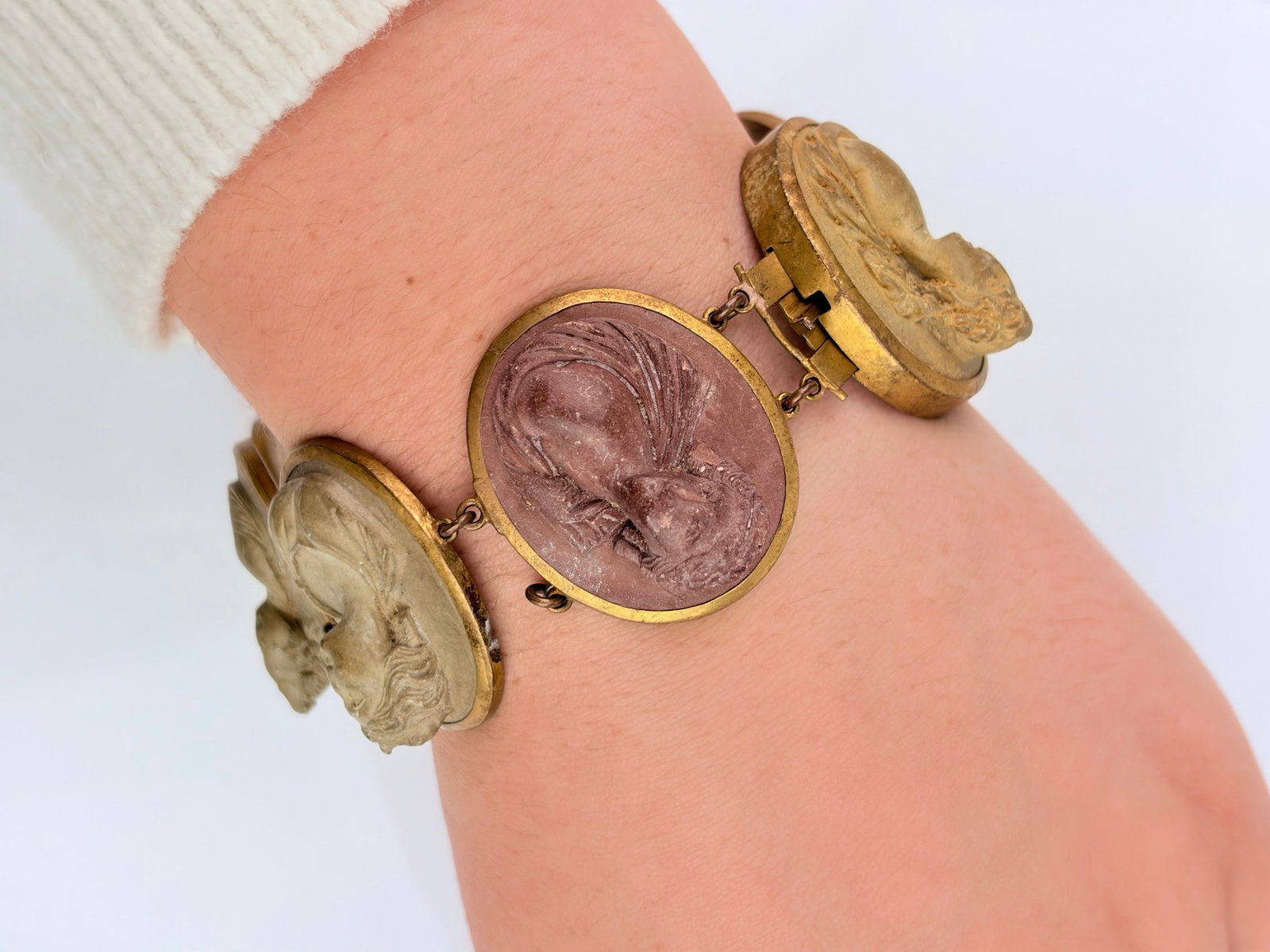 ANTIQUE LARGE GILT LAVA CAMEO BRACELET AF - 4