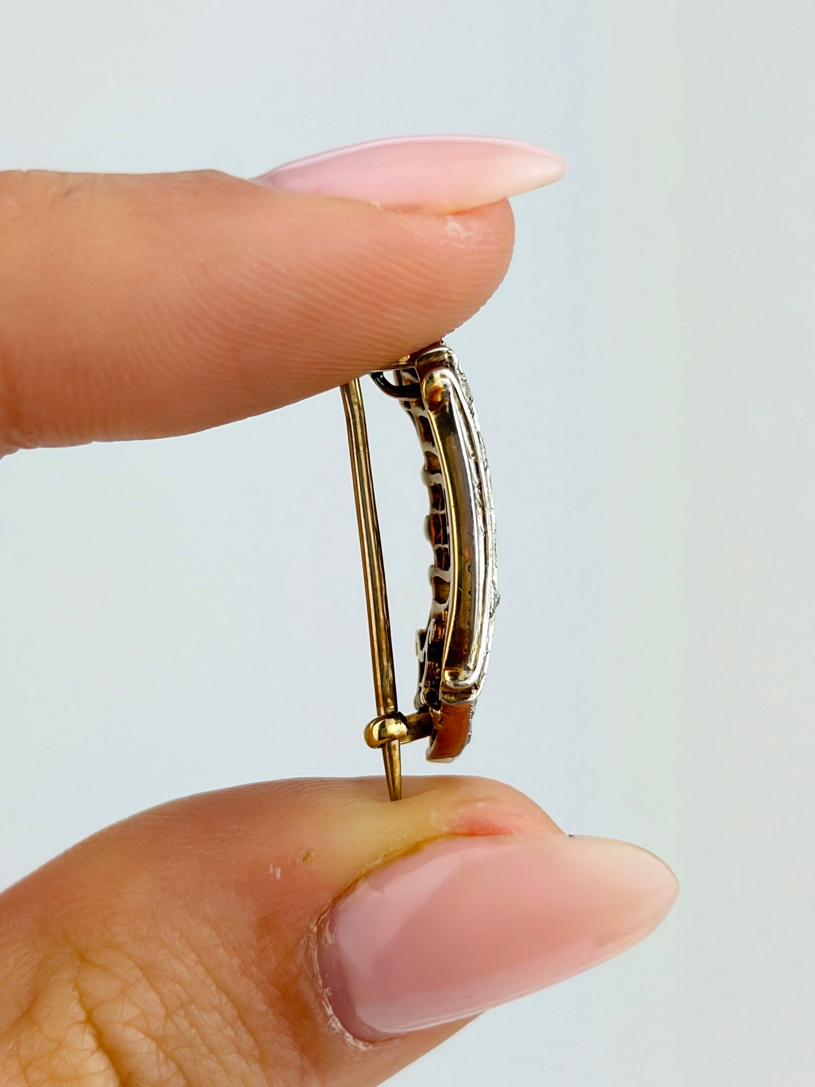 ANTIQUE 18CT GOLD DIAMOND CROWN BROOCH - 2