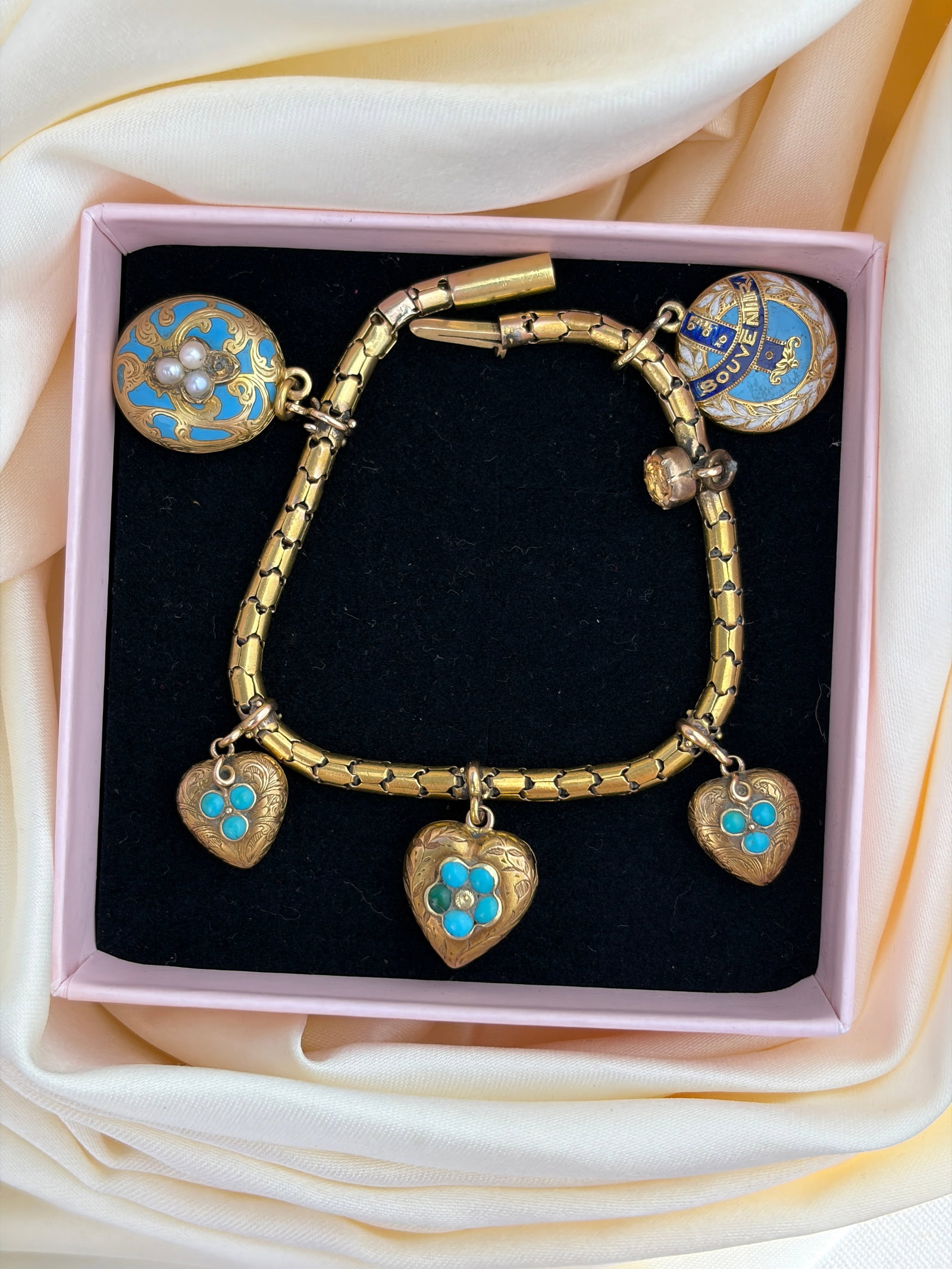 ANTIQUE VICTORIAN 18CT YELLOW GOLD TURQUOISE HEART, AND BLUE ENAMEL AND PEARL CHARM BRACELET - 10