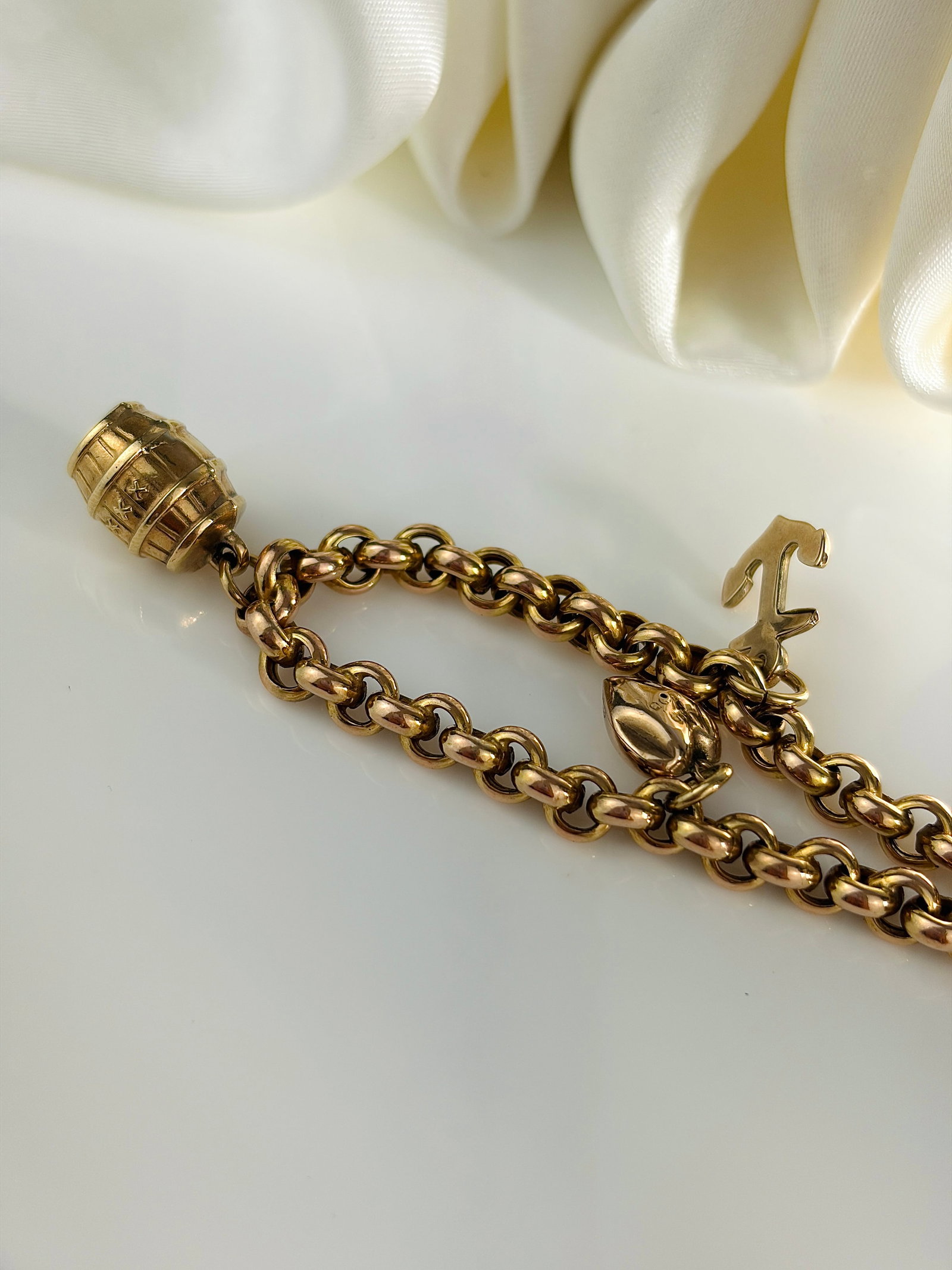 Antique 9ct Gold Bracelet with Puffed Heart Padlock and Key (Unlocks with Key!) - 3