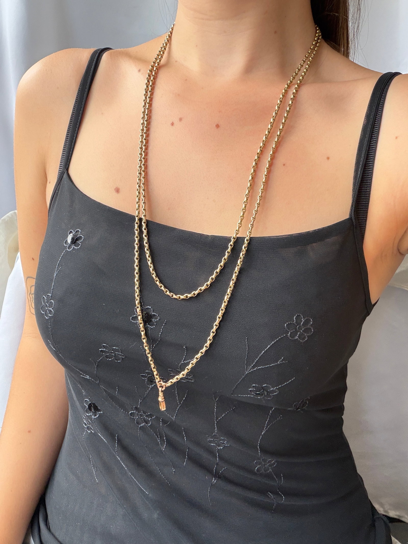 ANTIQUE 9CT GOLD LONGGUARD CHAIN NECKLACE WITH DOGCLIP - 8