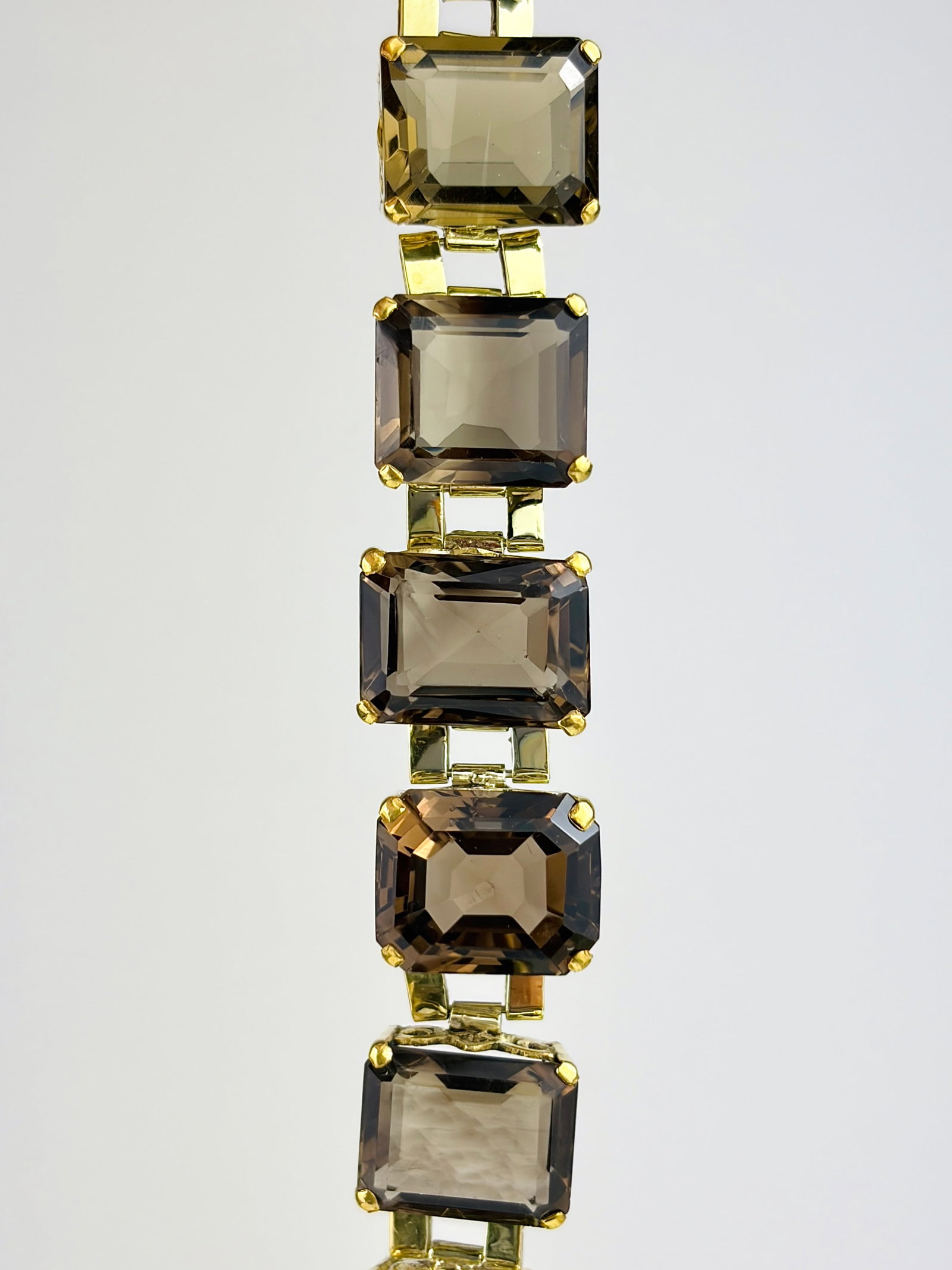 CHUNKY ANTIQUE SMOKEY QUARTZ BRACELET IN GILT METAL: CHUNKY ANTIQUE SMOKEY QUARTZ BRACELET IN GILT METAL Amazing chunky bracelet!